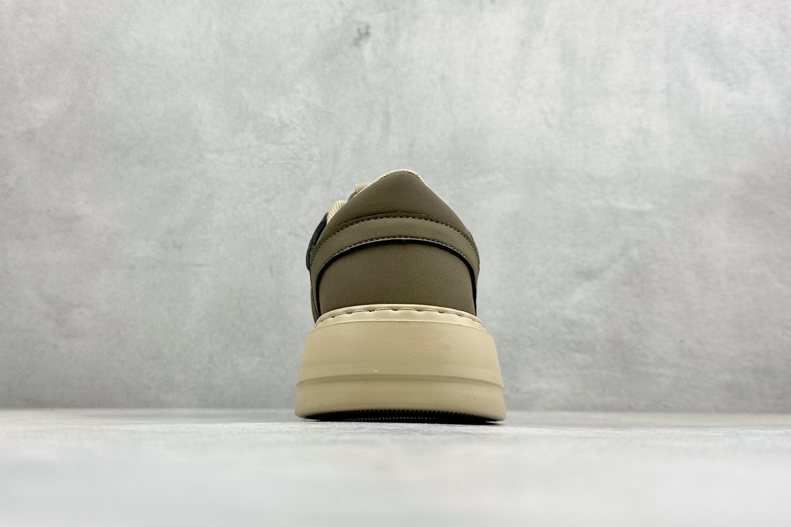 W1版Timberland添柏岚/天伯伦户外低帮休闲马丁靴系列 TB088009 W1版Timberland添柏岚/天伯伦户外低帮休闲马丁靴系列 TB088009