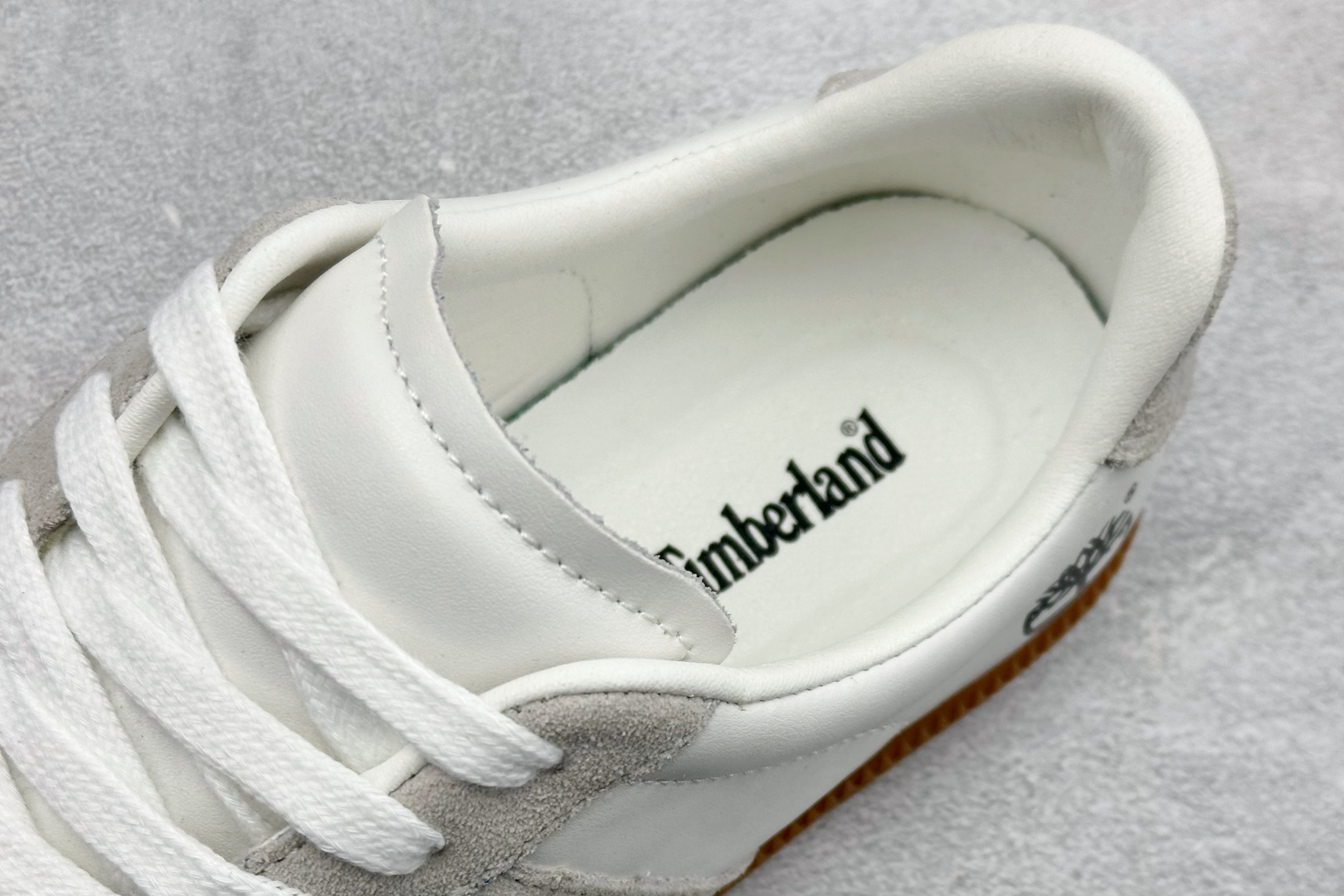 W1版Timberland添柏岚/天伯伦户外低帮休闲鞋 TB088390 W1版Timberland添柏岚/天伯伦户外低帮休闲鞋 TB088390