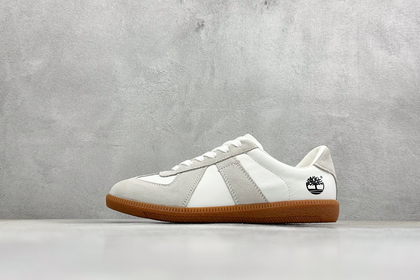 W1版Timberland添柏岚/天伯伦户外低帮休闲鞋 TB088390 W1版Timberland添柏岚/天伯伦户外低帮休闲鞋 TB088390