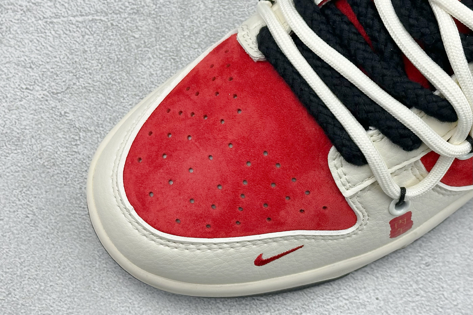 Nike SB Dunk Low 红白黄撞色 高端定制 低帮休闲板鞋 YX5066-C65 Nike SB Dunk Low 红白黄撞色 高端定制 低帮休闲板鞋 YX5066-C65