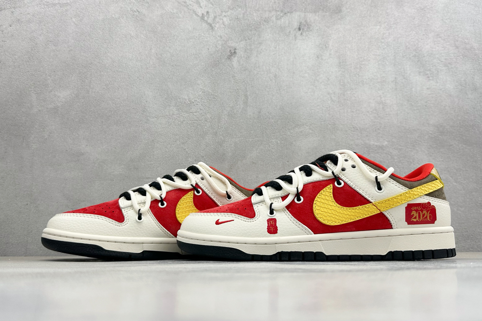 Nike SB Dunk Low 红白黄撞色 高端定制 低帮休闲板鞋 YX5066-C65 Nike SB Dunk Low 红白黄撞色 高端定制 低帮休闲板鞋 YX5066-C65