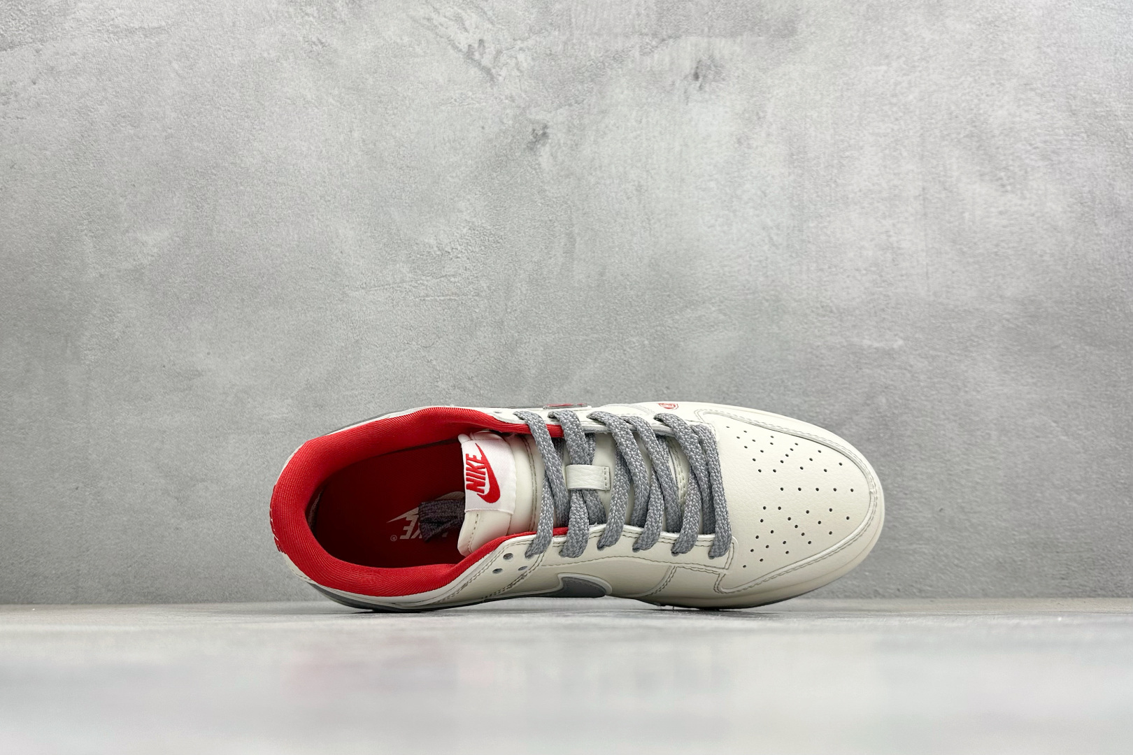 Nike SB Dunk Low 马年限定 这双Dunk SB以米白为底 YX5066-417 Nike SB Dunk Low 马年限定 这双Dunk SB以米白为底 YX5066-417