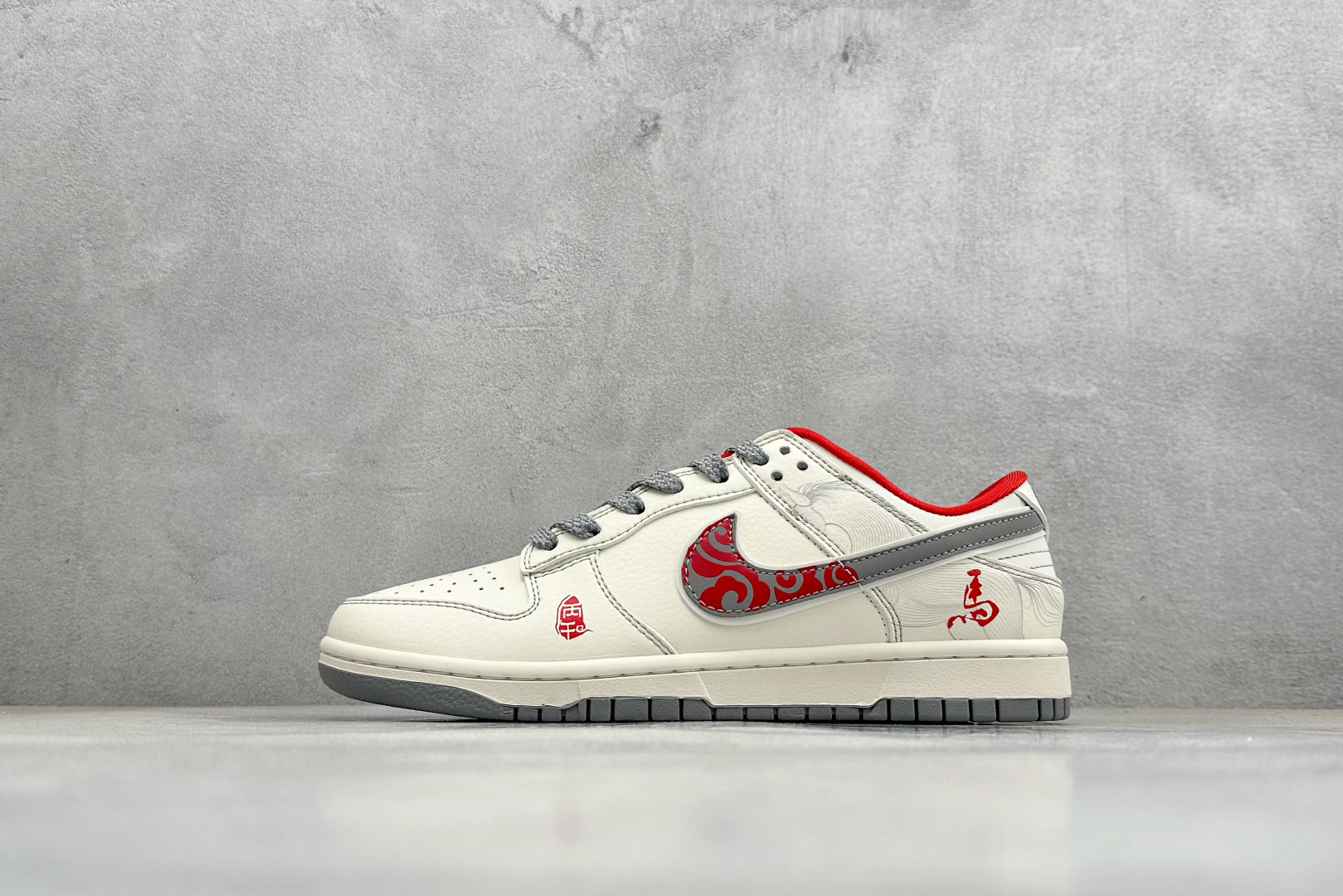 Nike SB Dunk Low 马年限定 这双Dunk SB以米白为底 YX5066-417 Nike SB Dunk Low 马年限定 这双Dunk SB以米白为底 YX5066-417