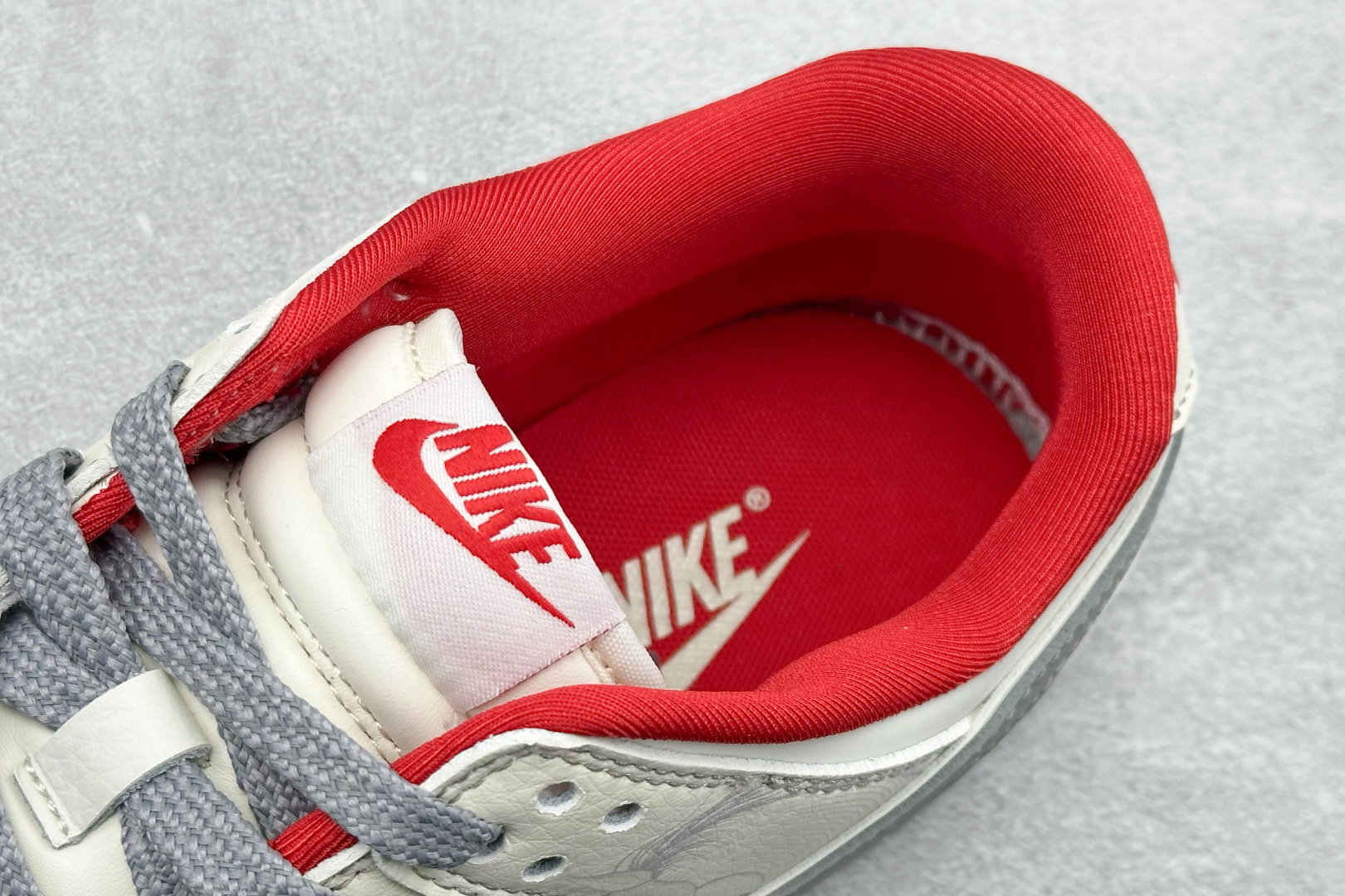Nike SB Dunk Low 马年限定 这双Dunk SB以米白为底 YX5066-417 Nike SB Dunk Low 马年限定 这双Dunk SB以米白为底 YX5066-417