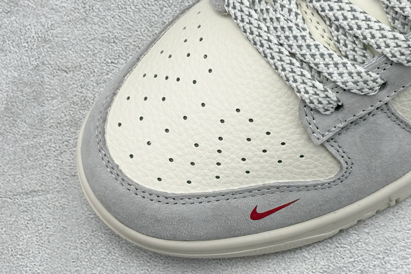 Nike SB Dunk Low 马年限定 这双鞋将生肖元素与街头潮流完美融合 LX1988-819 Nike SB Dunk Low 马年限定 这双鞋将生肖元素与街头潮流完美融合 LX1988-819