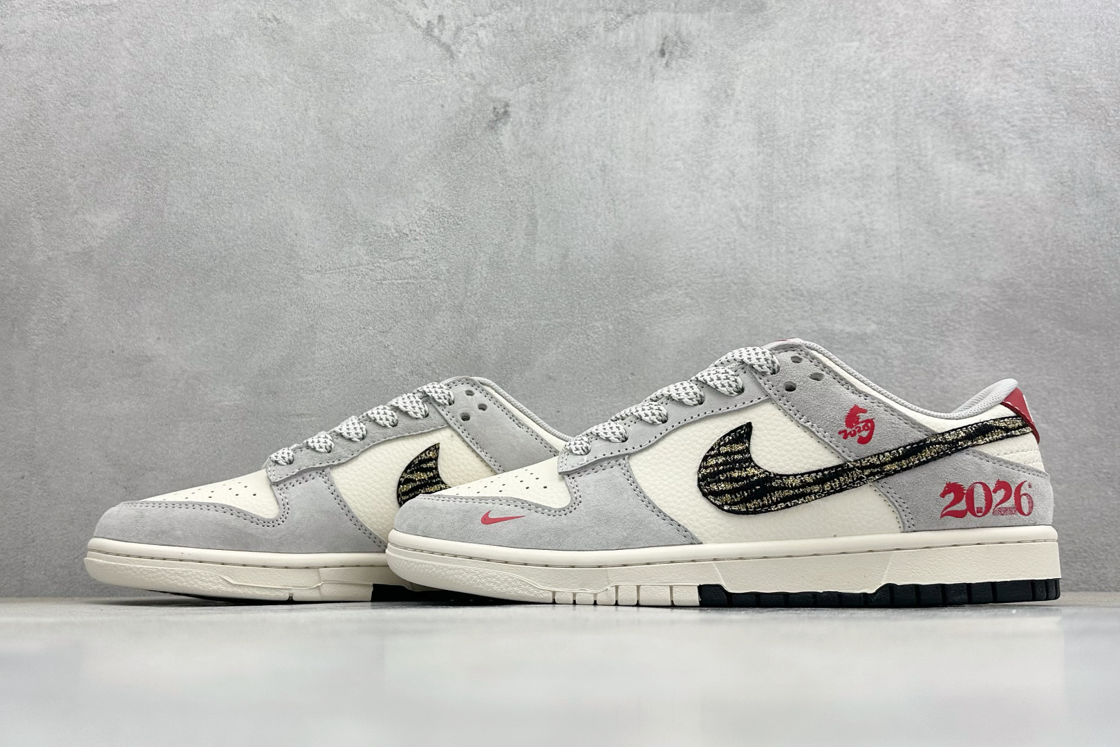 Nike SB Dunk Low 马年限定 这双鞋将生肖元素与街头潮流完美融合 LX1988-819 Nike SB Dunk Low 马年限定 这双鞋将生肖元素与街头潮流完美融合 LX1988-819