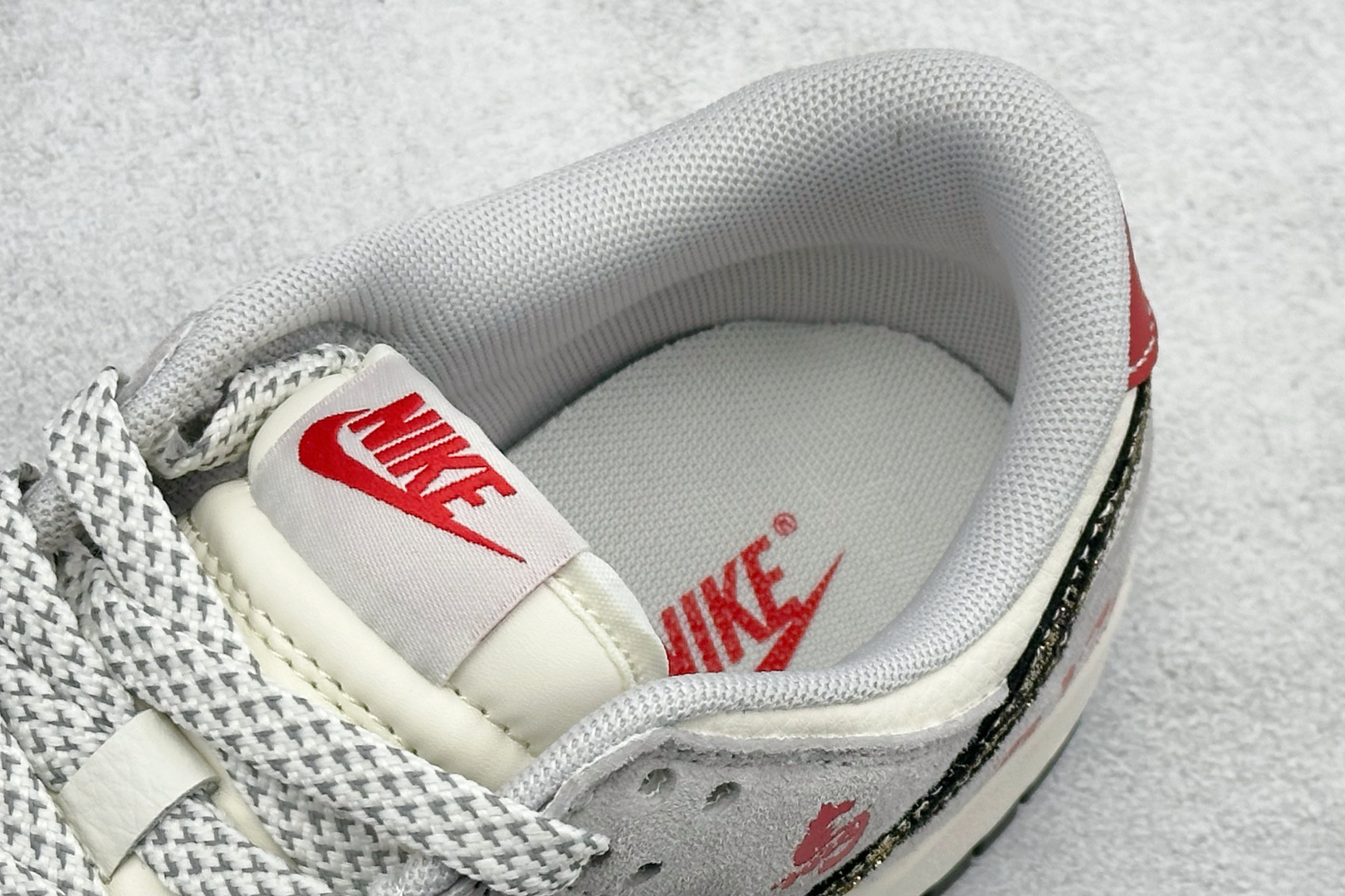 Nike SB Dunk Low 马年限定 这双鞋将生肖元素与街头潮流完美融合 LX1988-819 Nike SB Dunk Low 马年限定 这双鞋将生肖元素与街头潮流完美融合 LX1988-819