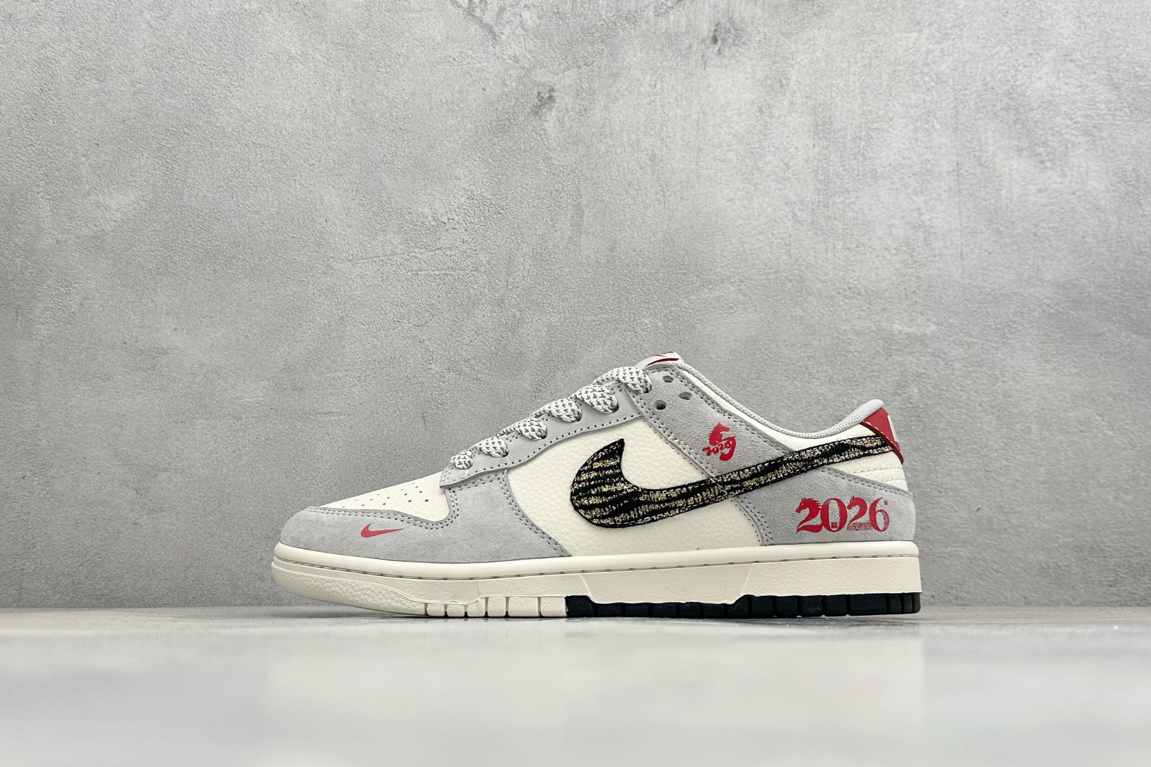 Nike SB Dunk Low 马年限定 这双鞋将生肖元素与街头潮流完美融合 LX1988-819 Nike SB Dunk Low 马年限定 这双鞋将生肖元素与街头潮流完美融合 LX1988-819