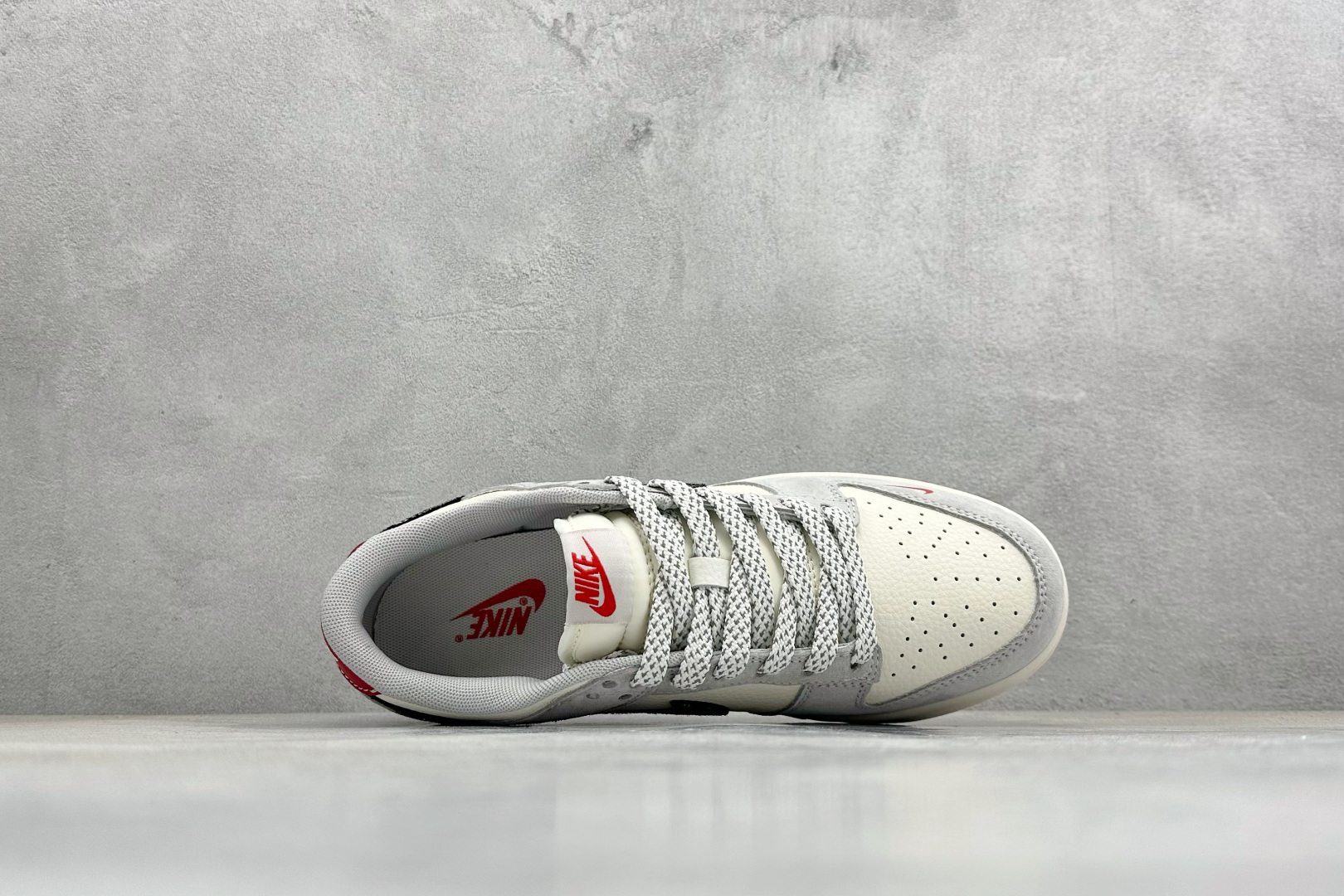 Nike SB Dunk Low 马年限定 这双鞋将生肖元素与街头潮流完美融合 LX1988-819 Nike SB Dunk Low 马年限定 这双鞋将生肖元素与街头潮流完美融合 LX1988-819