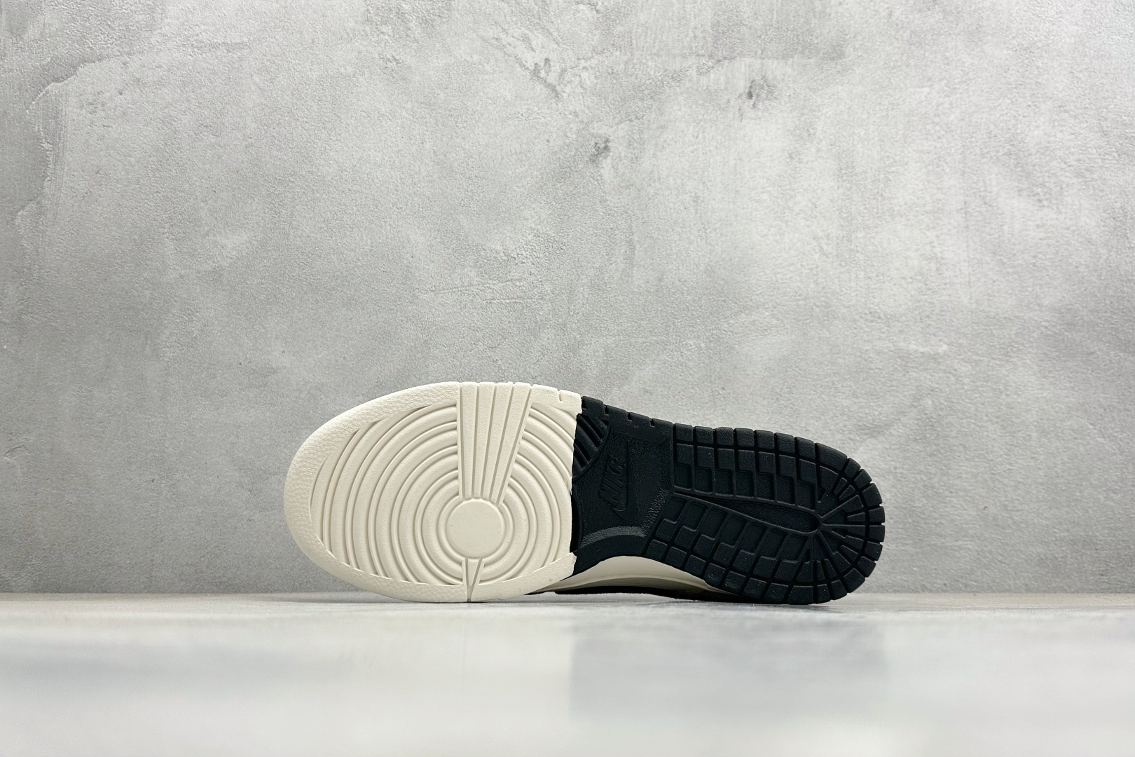 Nike SB Dunk Low 马年限定 这双鞋将生肖元素与街头潮流完美融合 LX1988-819 Nike SB Dunk Low 马年限定 这双鞋将生肖元素与街头潮流完美融合 LX1988-819