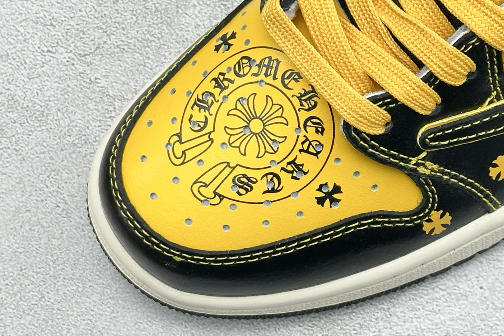 Air Jordan 1 Low AJ1乔1倒勾 低帮板鞋 克罗心联名款 XB1979-026 Air Jordan 1 Low AJ1乔1倒勾 低帮板鞋 克罗心联名款 XB1979-026