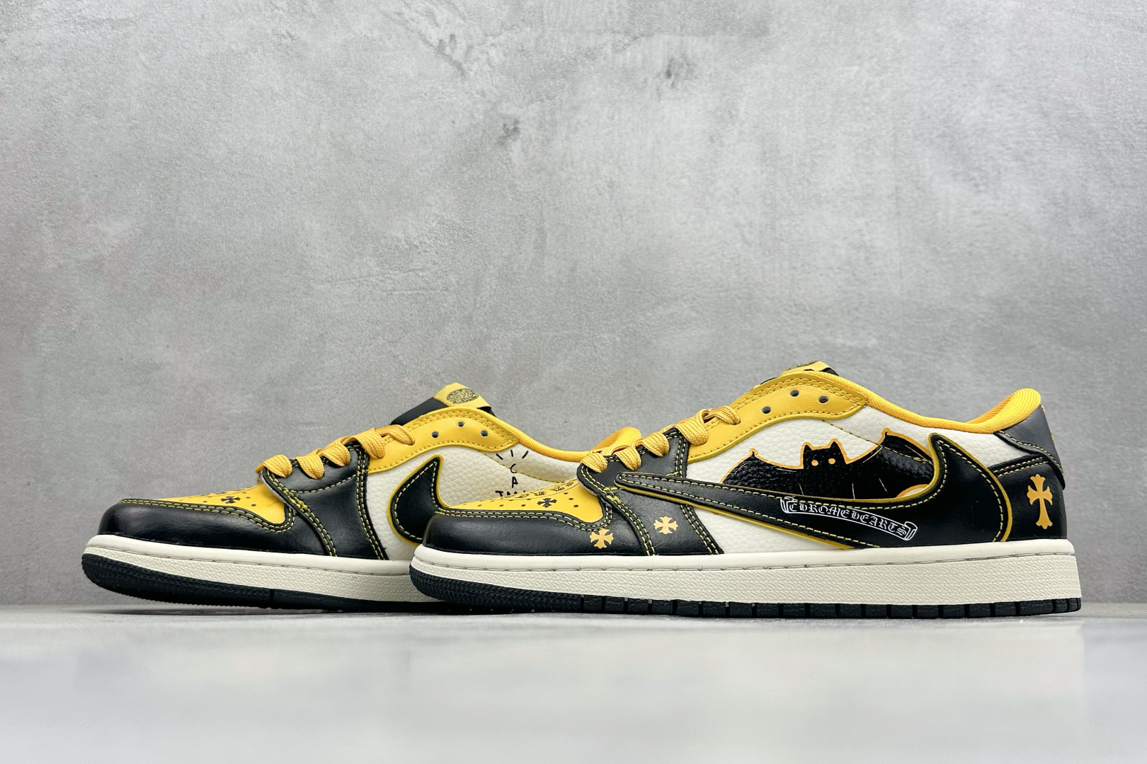 Air Jordan 1 Low AJ1乔1倒勾 低帮板鞋 克罗心联名款 XB1979-026 Air Jordan 1 Low AJ1乔1倒勾 低帮板鞋 克罗心联名款 XB1979-026
