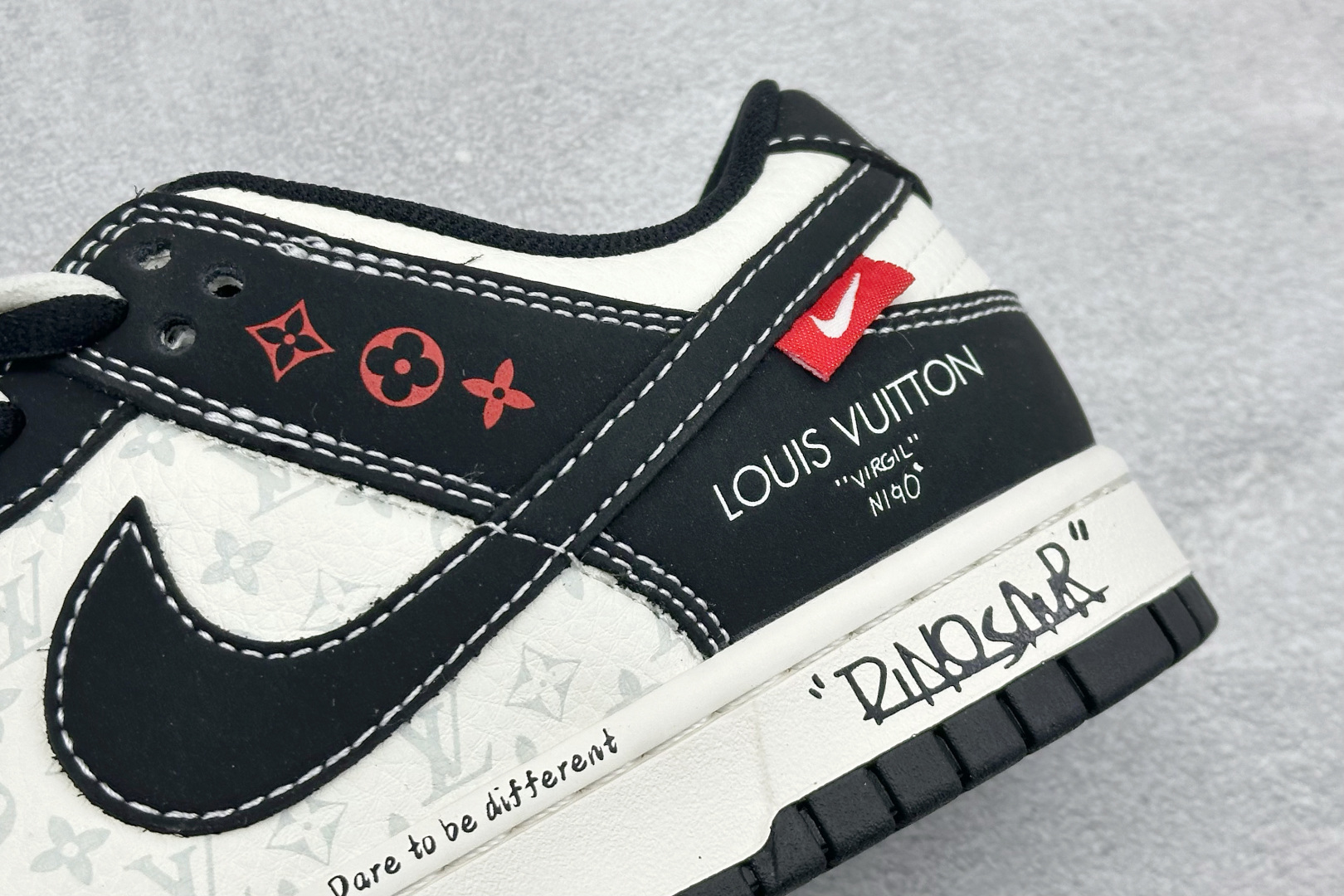 Louis Vuitton × Nike Dunk Low 联名 / 定制款低帮板鞋 KG6699-F25 Louis Vuitton × Nike Dunk Low 联名 / 定制款低帮板鞋 KG6699-F25