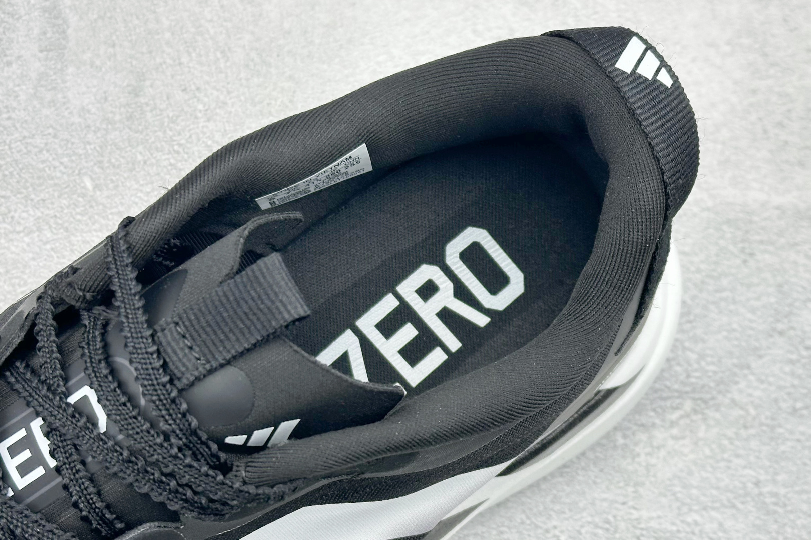 TY版AD ADIZERO EVO SL ATR 阿迪超轻透气缓震跑鞋 KK2779 TY版AD ADIZERO EVO SL ATR 阿迪超轻透气缓震跑鞋 KK2779