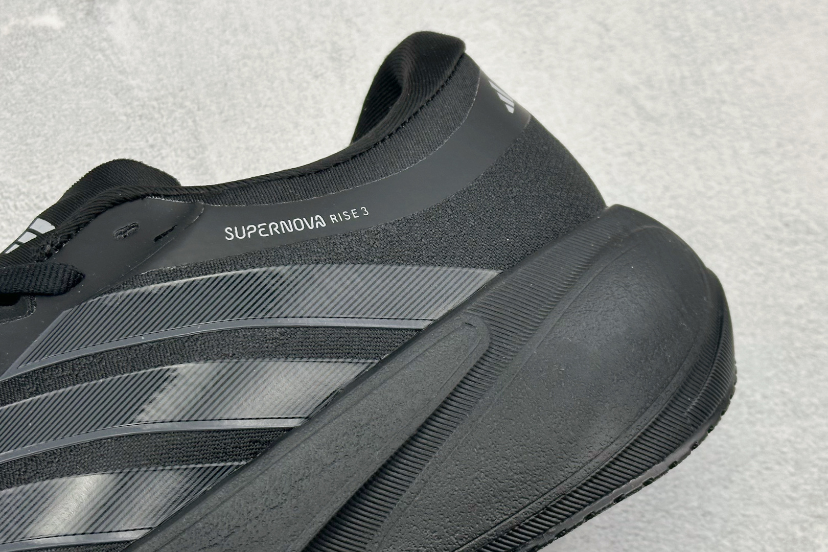 TY版Adidas Supernova Rise 3 阿迪达斯 减震回弹 运动透气休闲跑步鞋 JR7288 TY版Adidas Supernova Rise 3 阿迪达斯 减震回弹 运动透气休闲跑步鞋 JR7288