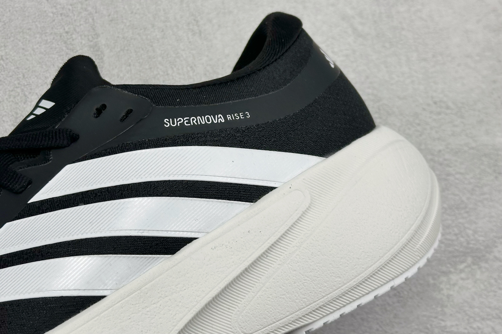 TY版Adidas Supernova Rise 3 阿迪达斯 减震回弹 运动透气休闲跑步鞋 JR7398 TY版Adidas Supernova Rise 3 阿迪达斯 减震回弹 运动透气休闲跑步鞋 JR7398