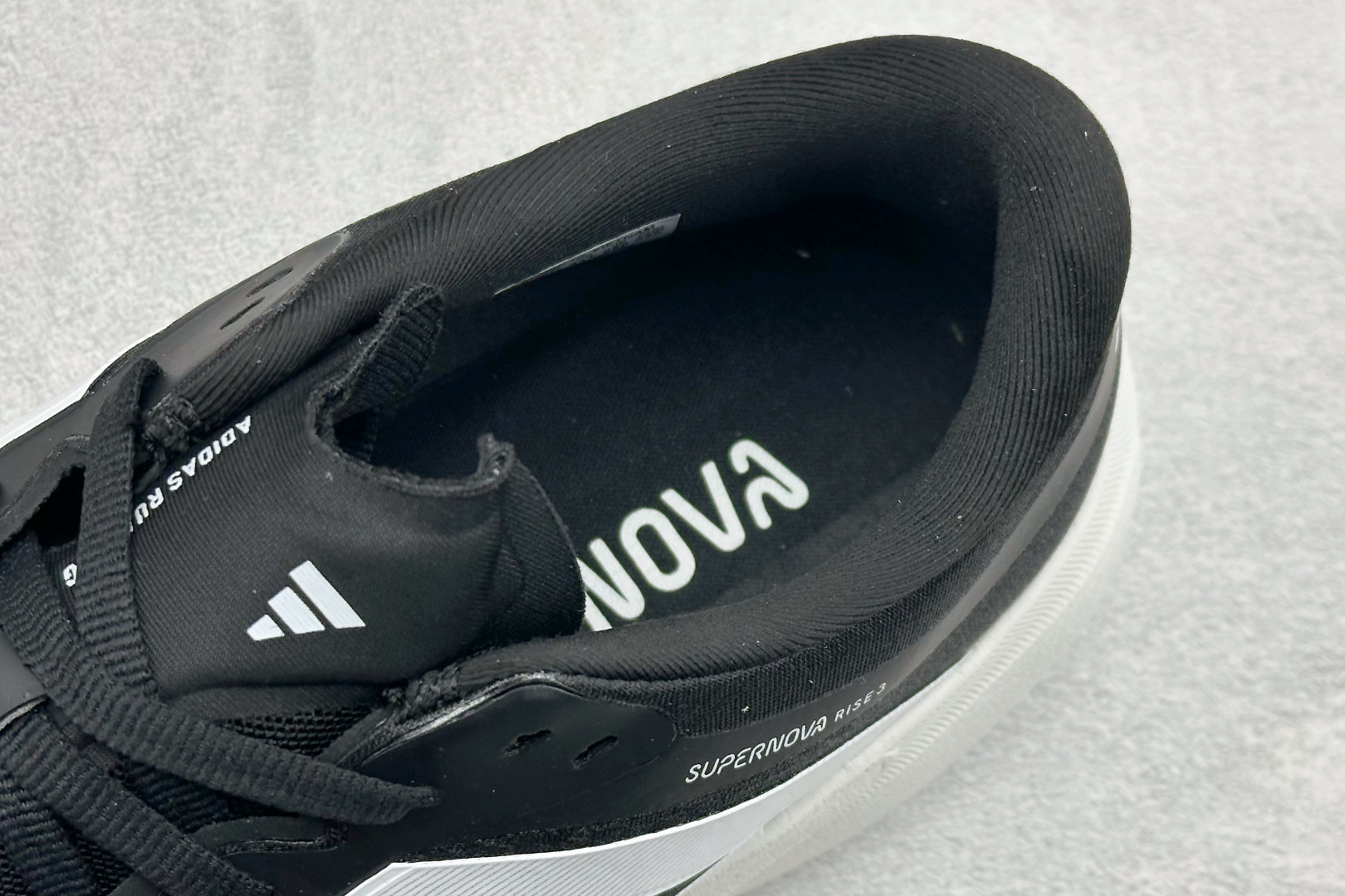 TY版Adidas Supernova Rise 3 阿迪达斯 减震回弹 运动透气休闲跑步鞋 JR7398 TY版Adidas Supernova Rise 3 阿迪达斯 减震回弹 运动透气休闲跑步鞋 JR7398