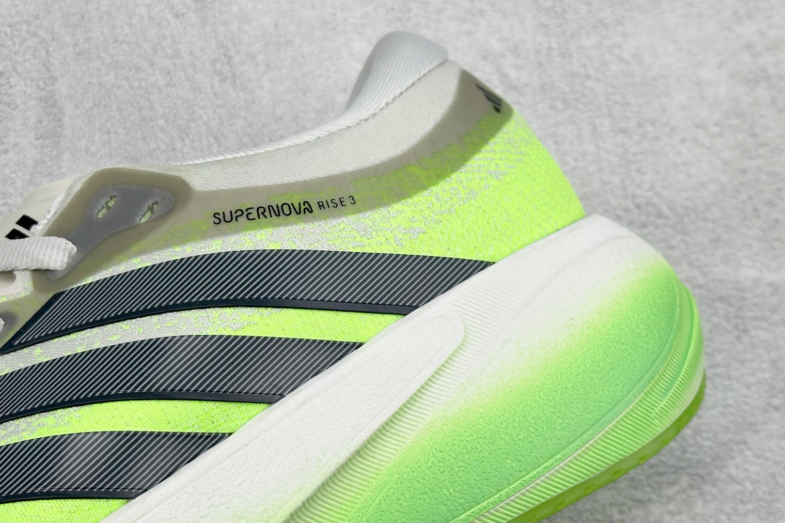 TY版Adidas Supernova Rise 3 阿迪达斯 减震回弹 运动透气休闲跑步鞋 JR7377 TY版Adidas Supernova Rise 3 阿迪达斯 减震回弹 运动透气休闲跑步鞋 JR7377