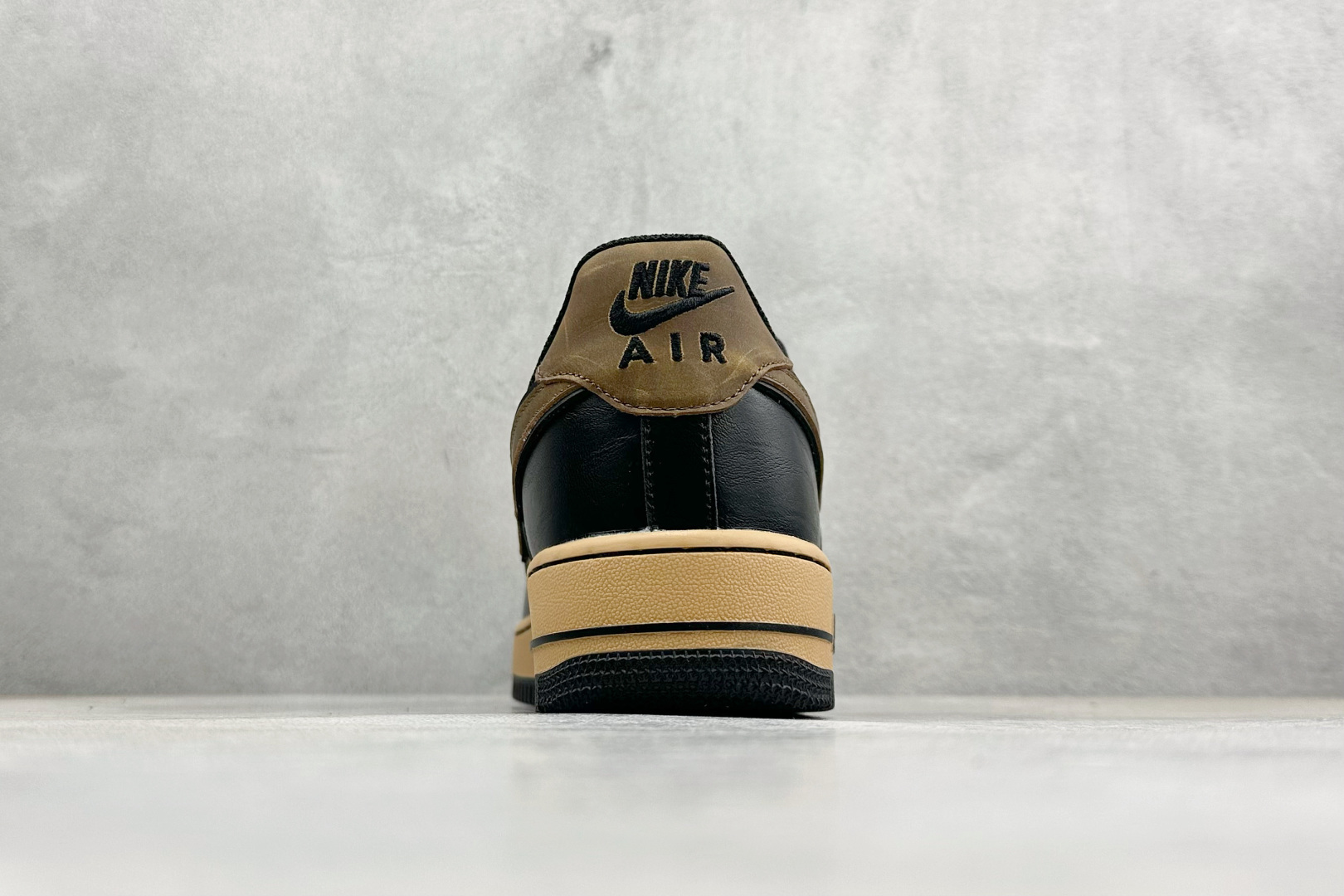 SC版Nike Air Force 1'07 Low 墨棕玄砂 空军一号低帮休闲板鞋 FB8878-200 SC版Nike Air Force 1'07 Low 墨棕玄砂 空军一号低帮休闲板鞋 FB8878-200