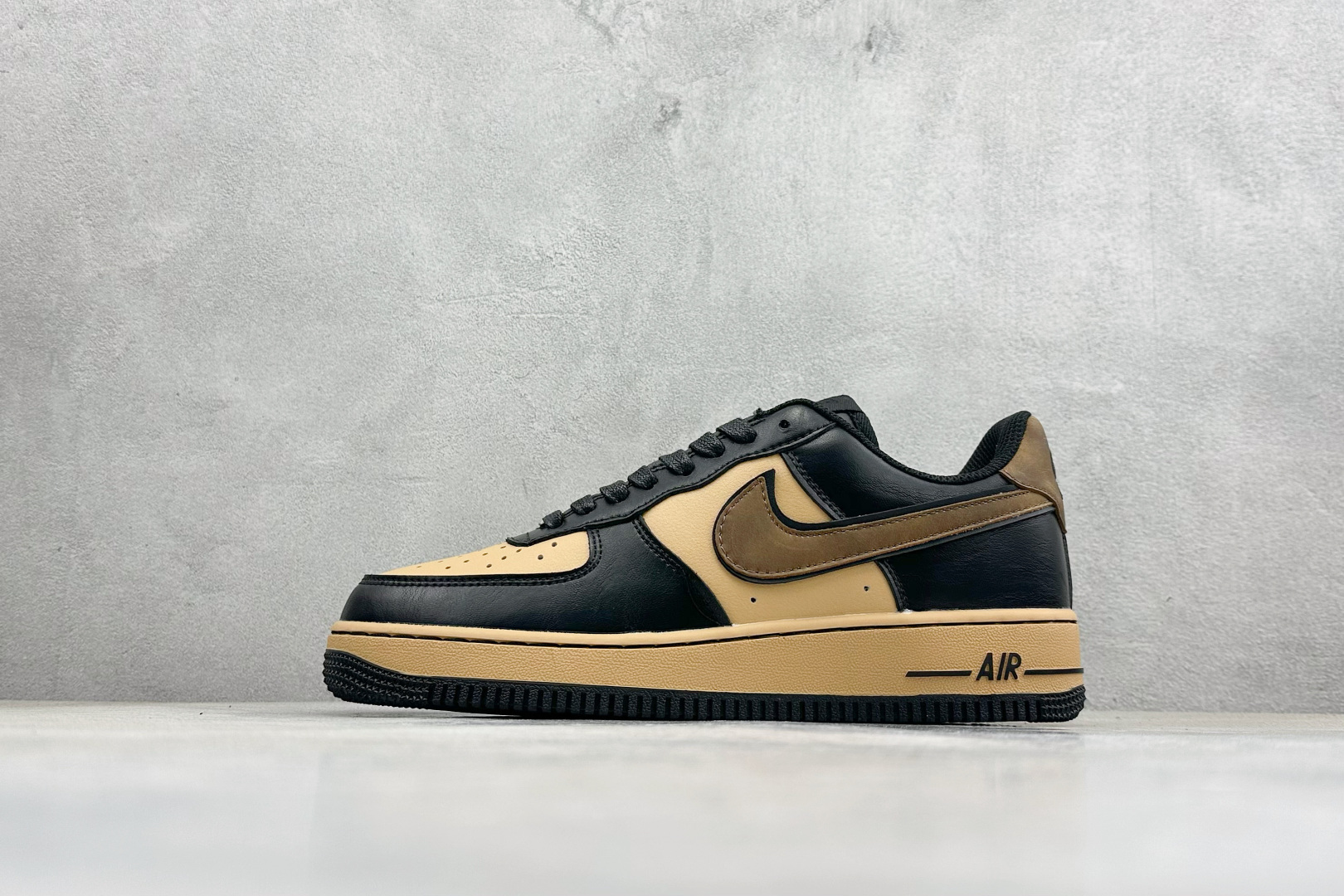 SC版Nike Air Force 1’07 Low 墨棕玄砂 空军一号低帮休闲板鞋 FB8878-200 SC版Nike Air Force 1’07 Low 墨棕玄砂 空军一号低帮休闲板鞋 FB8878-200