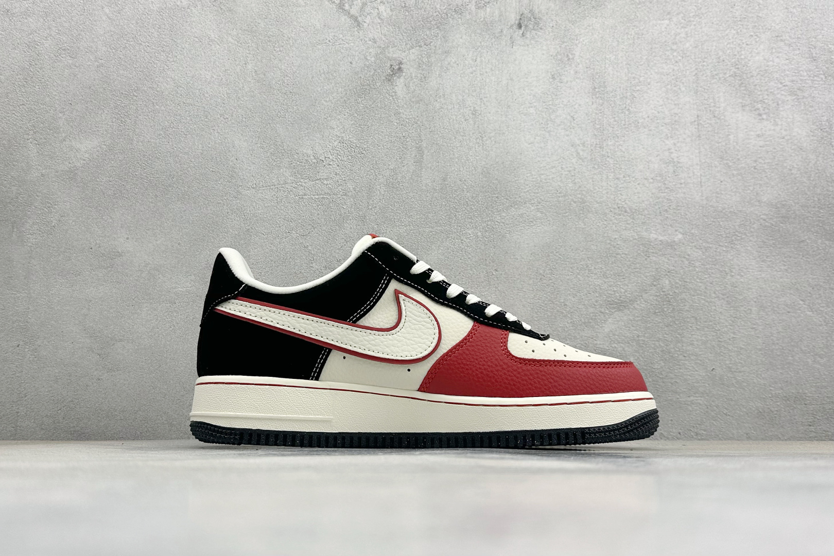 SC版Nike Air Force 1'07 Low 马年限定 黑红恭喜发财 空军一号低帮休闲板鞋 DF0188-129 SC版Nike Air Force 1'07 Low 马年限定 黑红恭喜发财 空军一号低帮休闲板鞋 DF0188-129