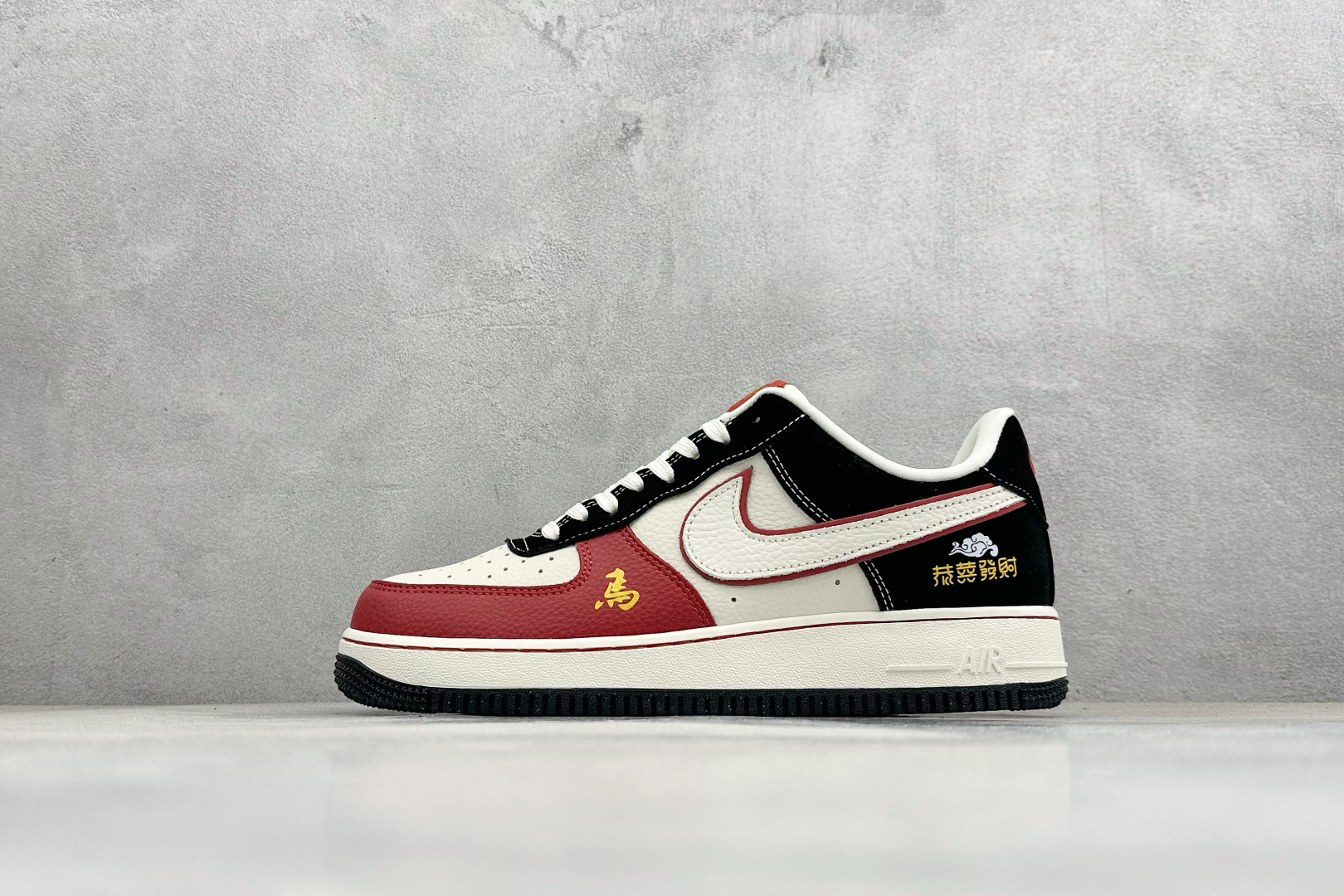 SC版Nike Air Force 1’07 Low 马年限定 黑红恭喜发财 空军一号低帮休闲板鞋 DF0188-129 SC版Nike Air Force 1’07 Low 马年限定 黑红恭喜发财 空军一号低帮休闲板鞋 DF0188-129