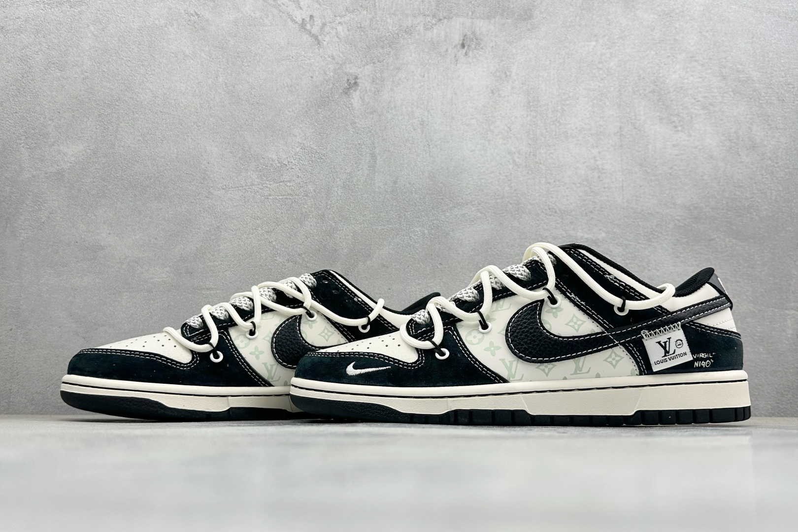 XC版Nike SB Dunk Low 磨砂黑白 高端定制 低帮休闲板鞋 YX5066-396 XC版Nike SB Dunk Low 磨砂黑白 高端定制 低帮休闲板鞋 YX5066-396