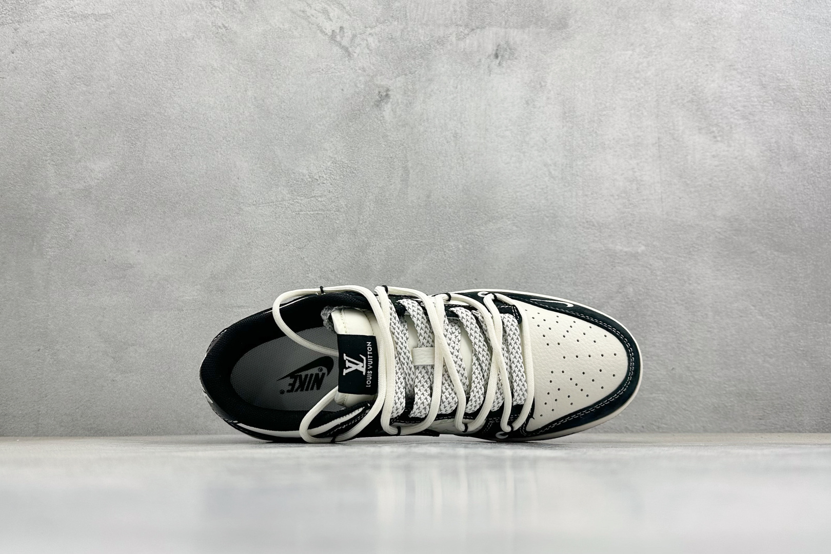 XC版Nike SB Dunk Low 磨砂黑白 高端定制 低帮休闲板鞋 YX5066-396 XC版Nike SB Dunk Low 磨砂黑白 高端定制 低帮休闲板鞋 YX5066-396