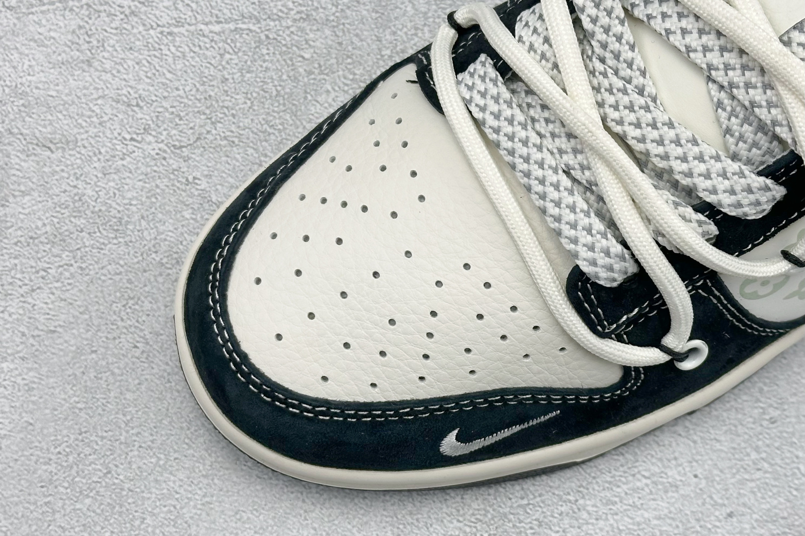 XC版Nike SB Dunk Low 磨砂黑白 高端定制 低帮休闲板鞋 YX5066-396 XC版Nike SB Dunk Low 磨砂黑白 高端定制 低帮休闲板鞋 YX5066-396