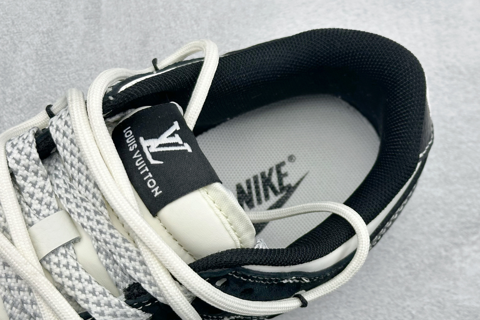 XC版Nike SB Dunk Low 磨砂黑白 高端定制 低帮休闲板鞋 YX5066-396 XC版Nike SB Dunk Low 磨砂黑白 高端定制 低帮休闲板鞋 YX5066-396