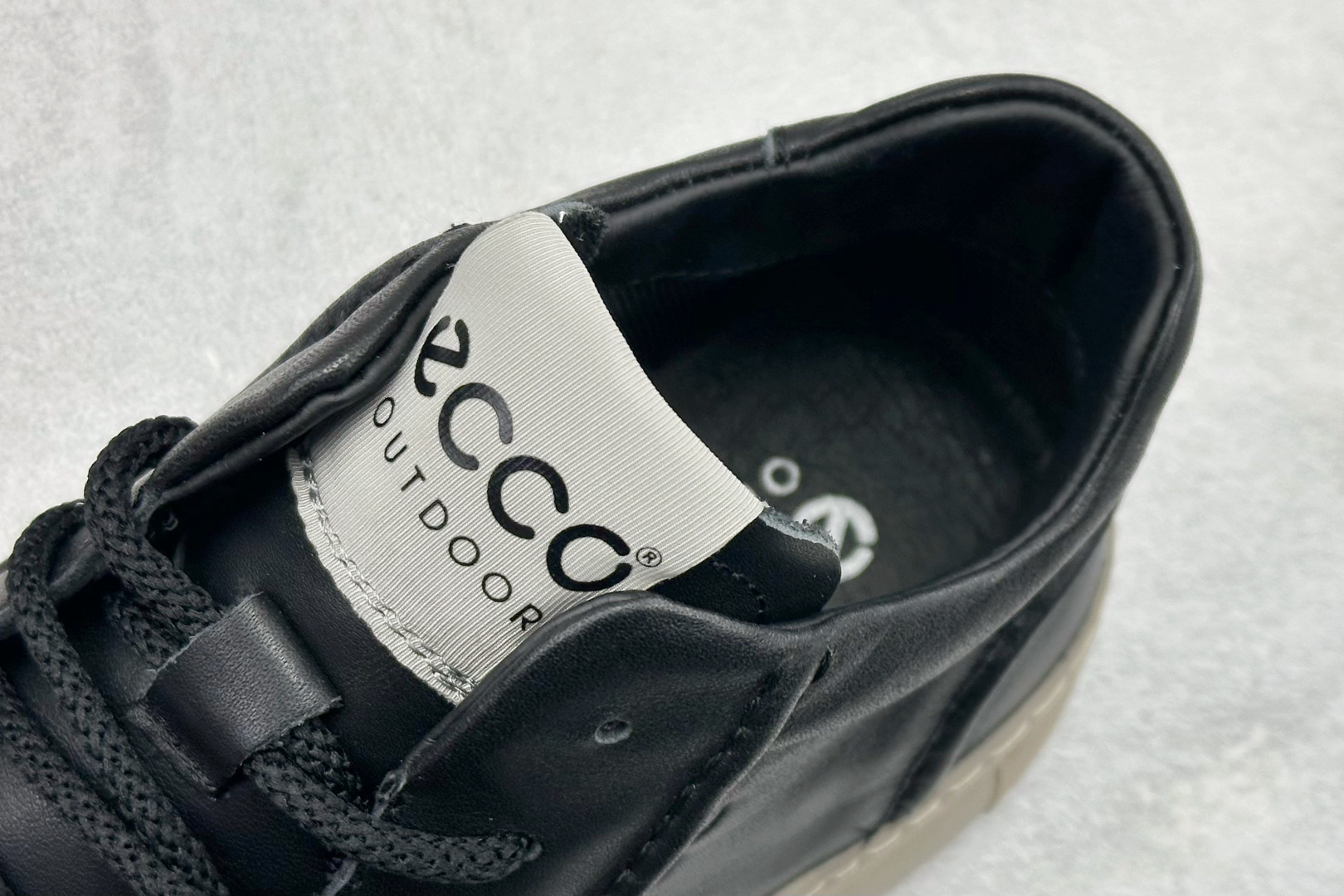 Ecco爱步 柔酷7号系列 黄景瑜同款 百搭休闲板鞋 502316 Ecco爱步 柔酷7号系列 黄景瑜同款 百搭休闲板鞋 502316