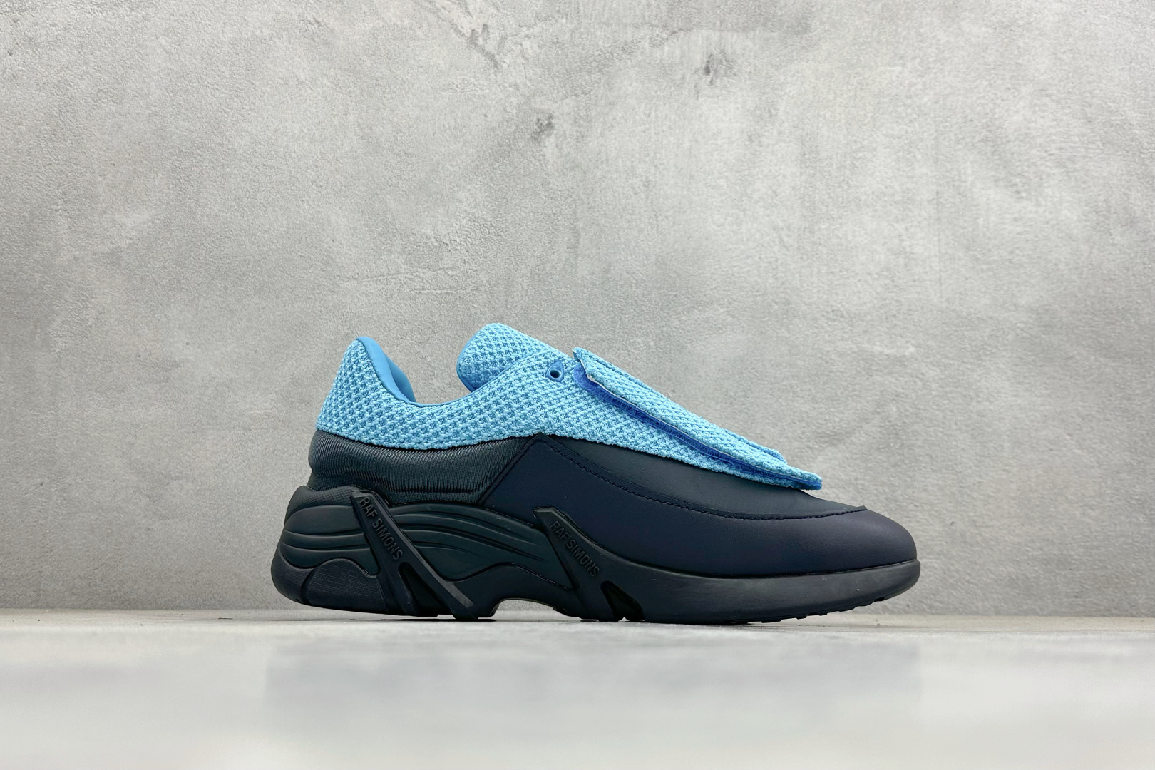 RAF SIMONS Antei 先锋潮流 复古低帮休闲鞋 HR740006S RAF SIMONS Antei 先锋潮流 复古低帮休闲鞋 HR740006S
