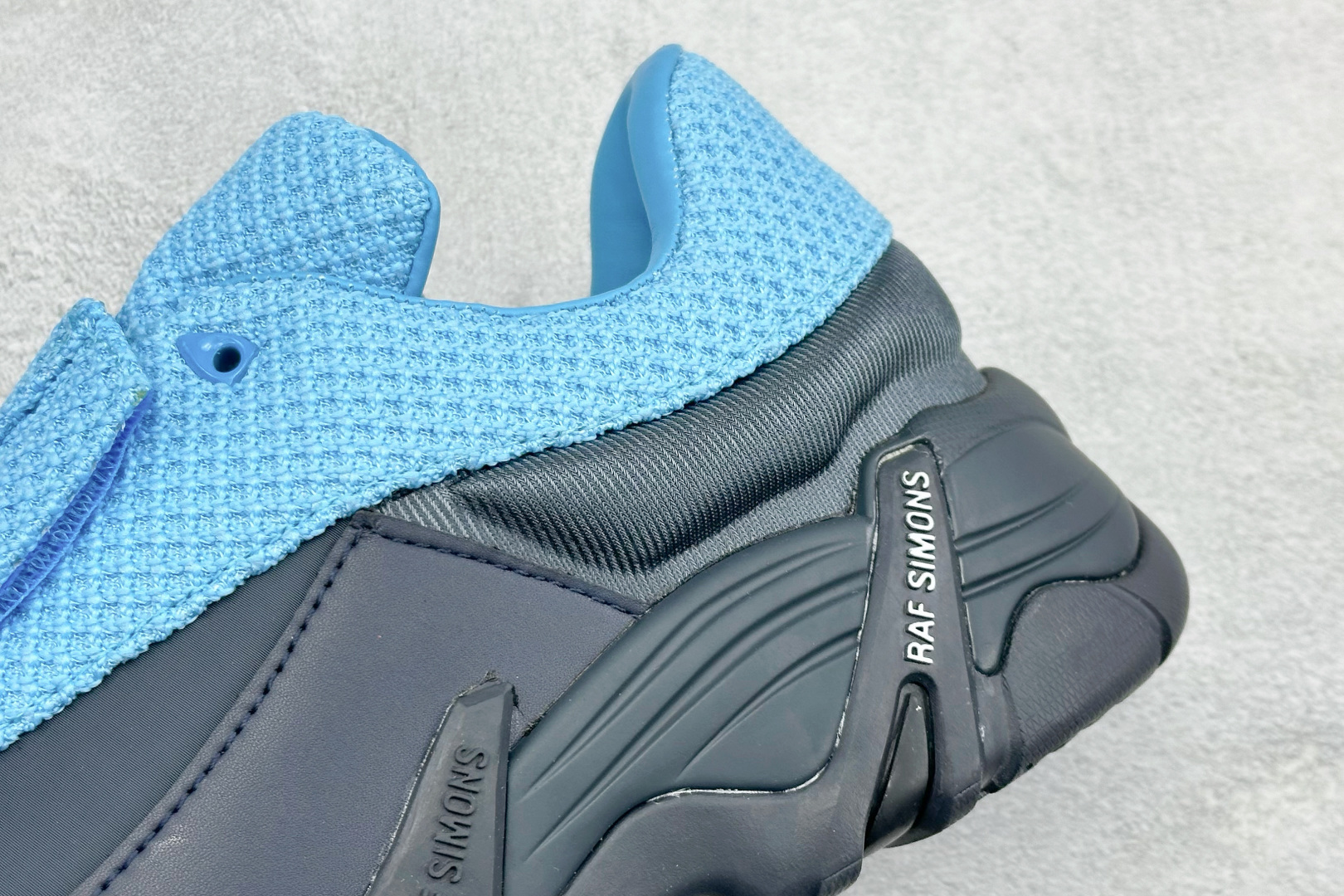 RAF SIMONS Antei 先锋潮流 复古低帮休闲鞋 HR740006S RAF SIMONS Antei 先锋潮流 复古低帮休闲鞋 HR740006S