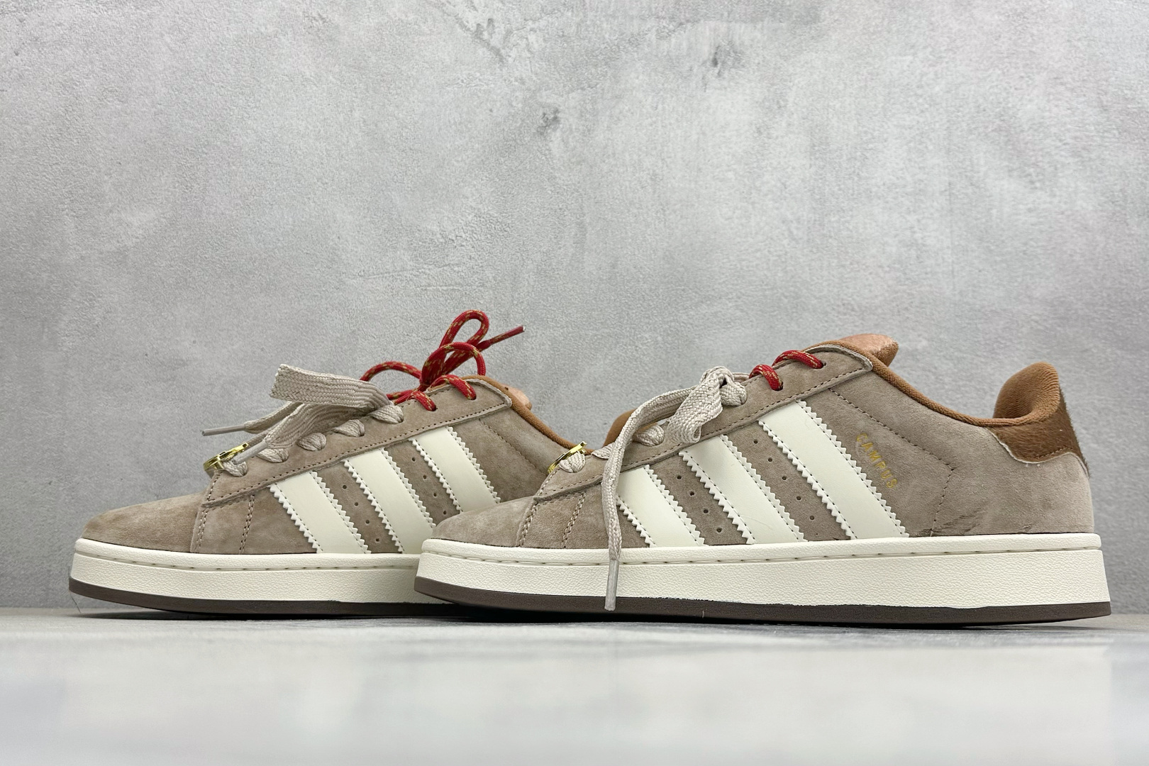 Adidas CAMPUS 00s 面包鞋复古休闲板鞋 KJ8724 Adidas CAMPUS 00s 面包鞋复古休闲板鞋 KJ8724