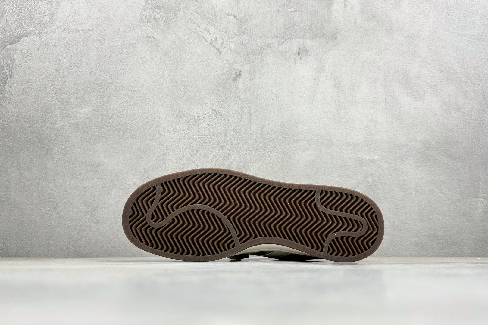 Adidas CAMPUS 00s 面包鞋复古休闲板鞋 KJ8724 Adidas CAMPUS 00s 面包鞋复古休闲板鞋 KJ8724