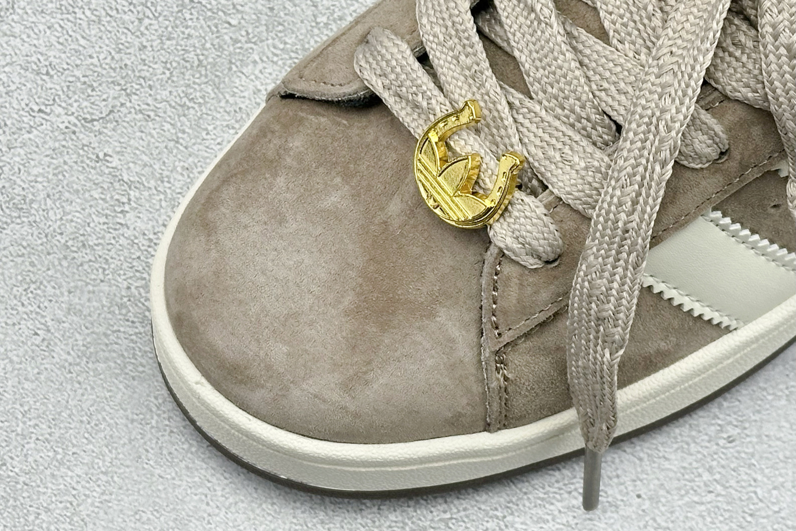 Adidas CAMPUS 00s 面包鞋复古休闲板鞋 KJ8724 Adidas CAMPUS 00s 面包鞋复古休闲板鞋 KJ8724