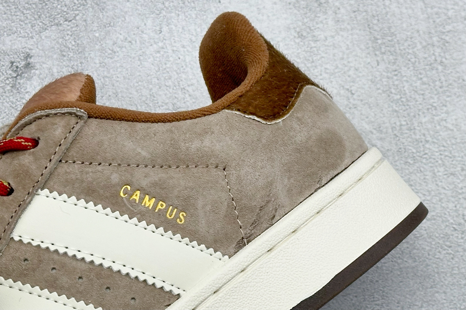 Adidas CAMPUS 00s 面包鞋复古休闲板鞋 KJ8724 Adidas CAMPUS 00s 面包鞋复古休闲板鞋 KJ8724
