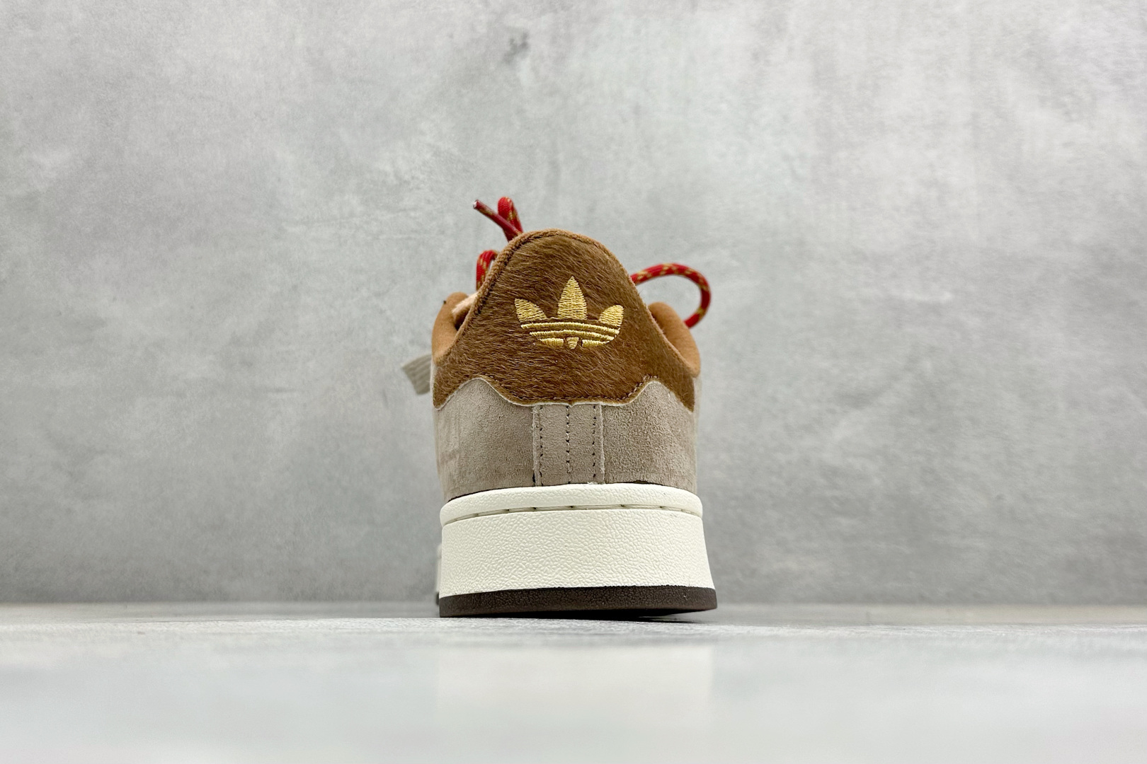 Adidas CAMPUS 00s 面包鞋复古休闲板鞋 KJ8724 Adidas CAMPUS 00s 面包鞋复古休闲板鞋 KJ8724