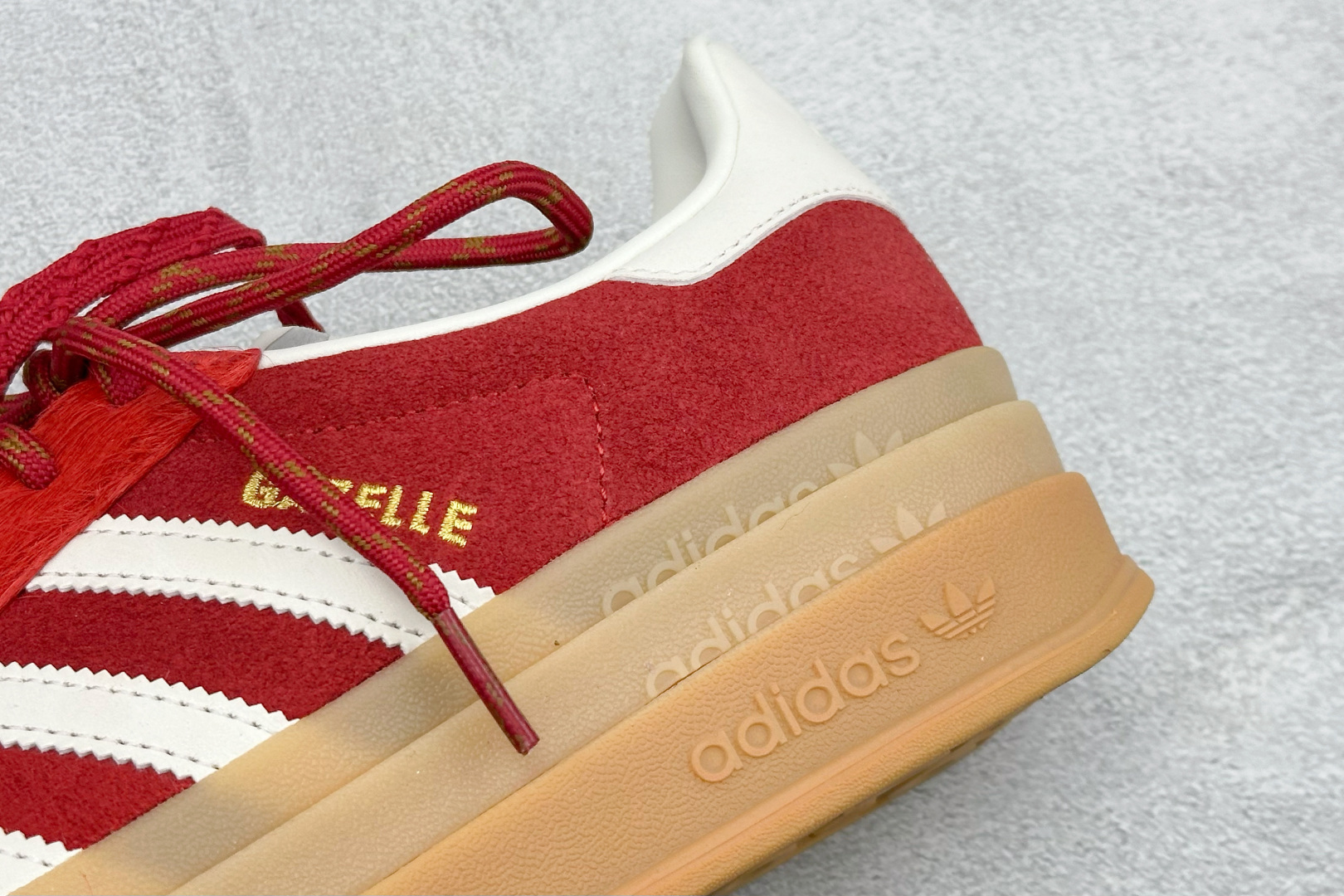 Adidas originals GAZELLE CNY新年款 马年限定 经典运动 德训鞋 女款 KJ4293 Adidas originals GAZELLE CNY新年款 马年限定 经典运动 德训鞋 女款 KJ4293