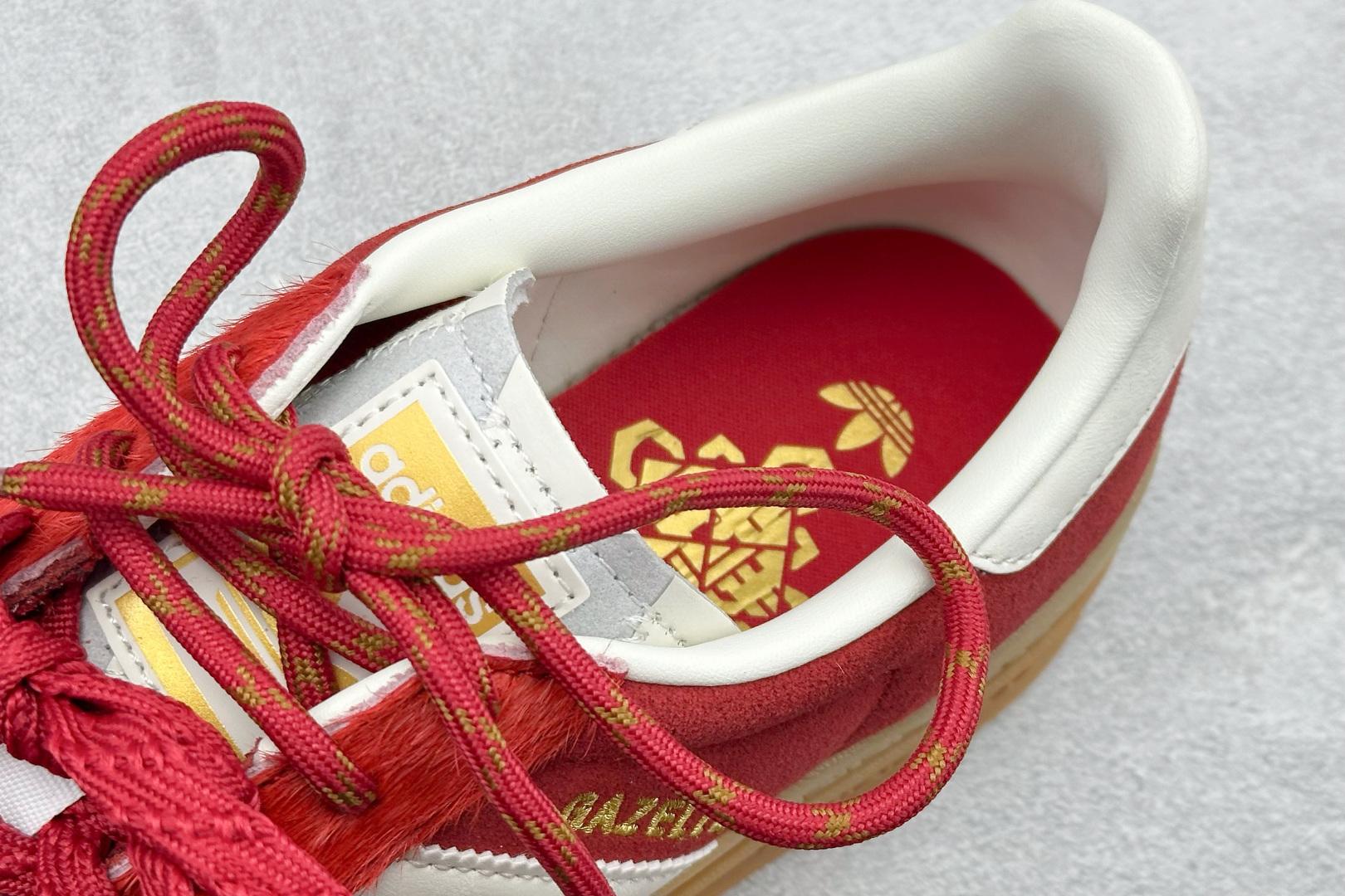 Adidas originals GAZELLE CNY新年款 马年限定 经典运动 德训鞋 女款 KJ4293 Adidas originals GAZELLE CNY新年款 马年限定 经典运动 德训鞋 女款 KJ4293
