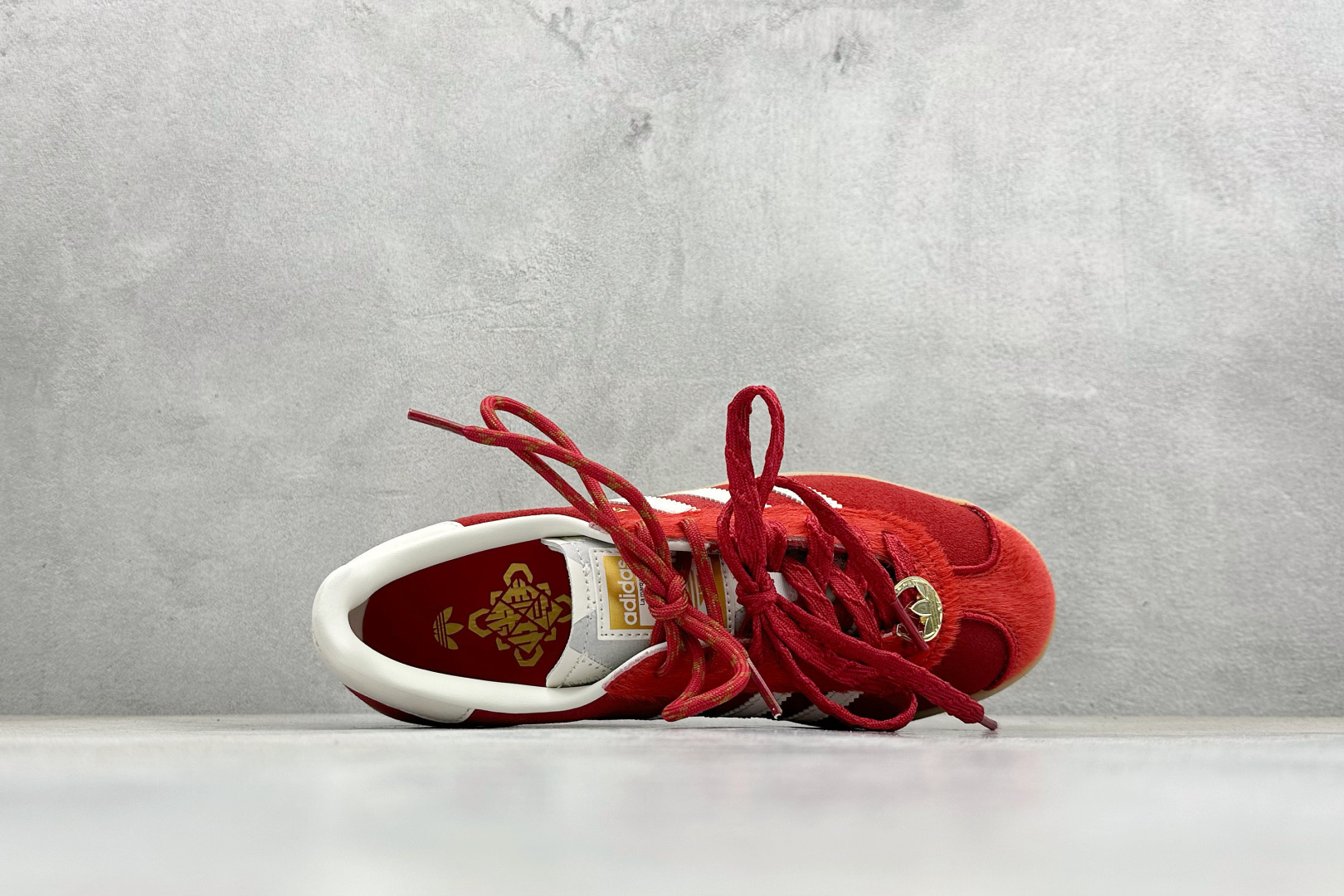 Adidas originals GAZELLE CNY新年款 马年限定 经典运动 德训鞋 女款 KJ4293 Adidas originals GAZELLE CNY新年款 马年限定 经典运动 德训鞋 女款 KJ4293