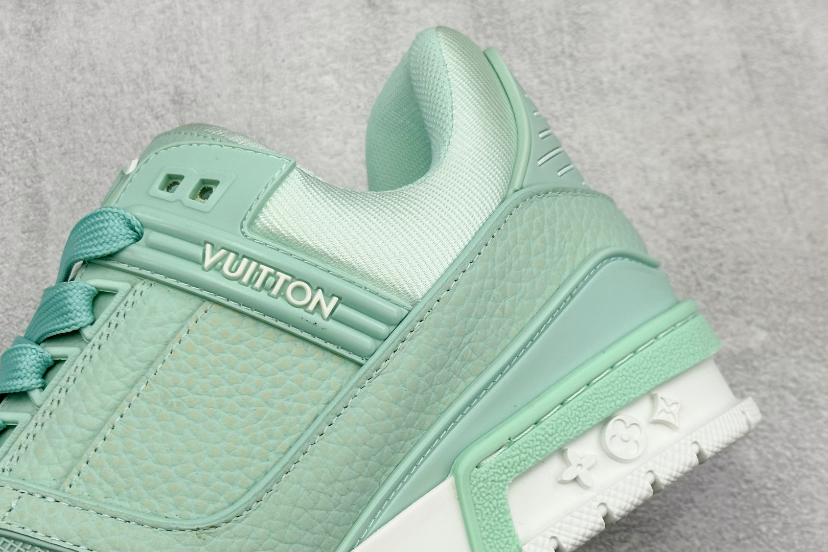YS纯原LOUIS VUITTON Trainer 牛皮革 圆头系带 低帮板鞋 YS纯原LOUIS VUITTON Trainer 牛皮革 圆头系带 低帮板鞋