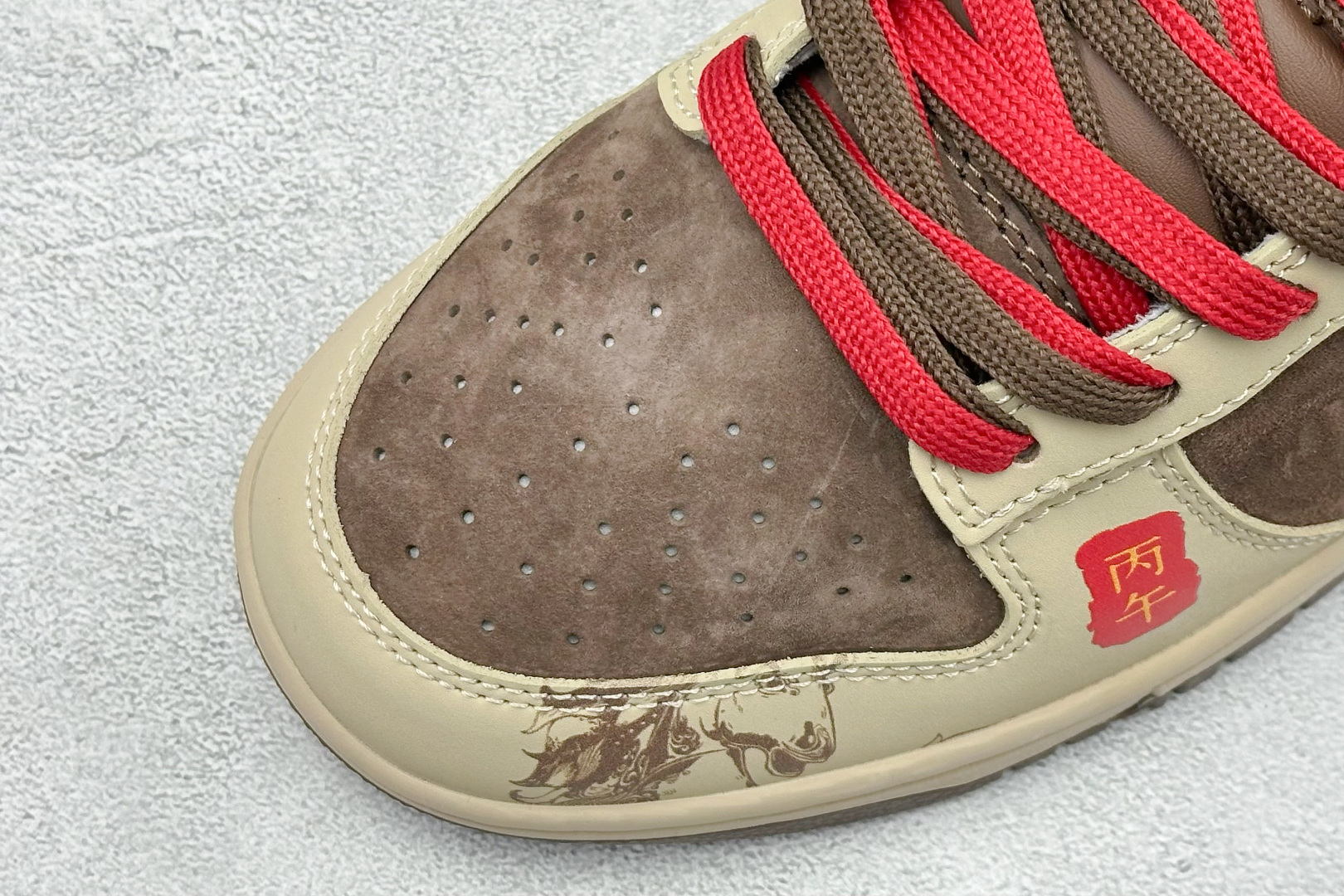 Nike SB Dunk Low 马年限定 棕红 周年高端定制 低帮休闲板鞋 YX5066-398 Nike SB Dunk Low 马年限定 棕红 周年高端定制 低帮休闲板鞋 YX5066-398