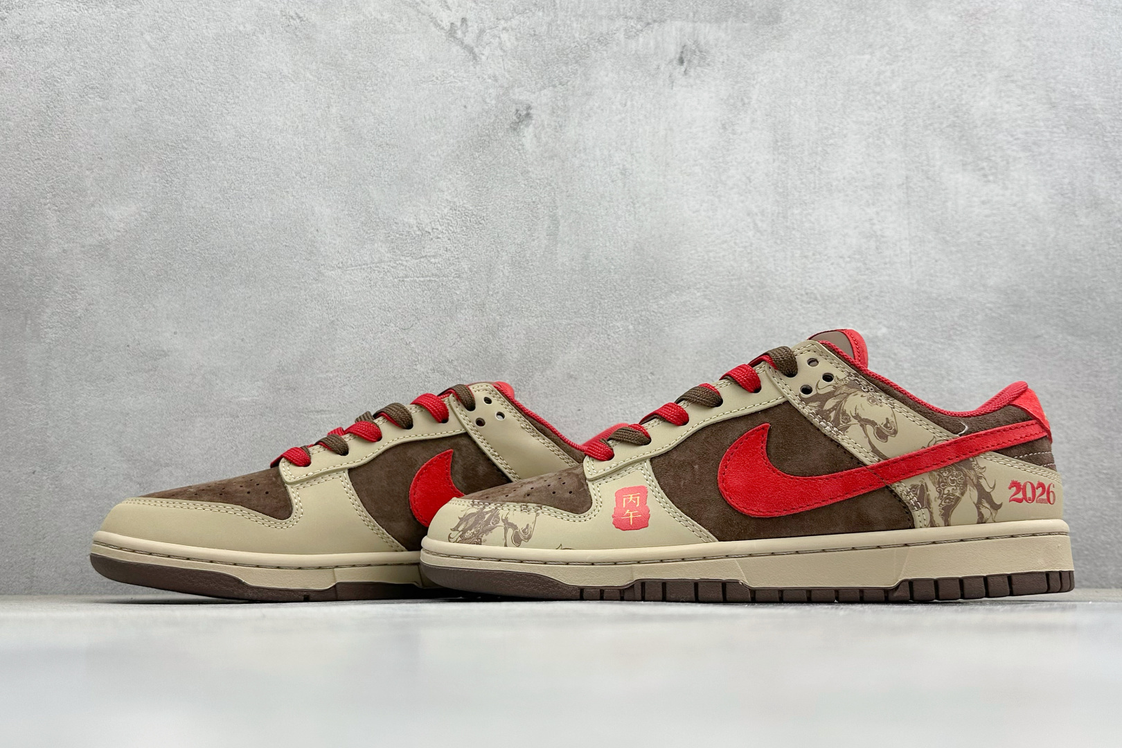 Nike SB Dunk Low 马年限定 棕红 周年高端定制 低帮休闲板鞋 YX5066-398 Nike SB Dunk Low 马年限定 棕红 周年高端定制 低帮休闲板鞋 YX5066-398