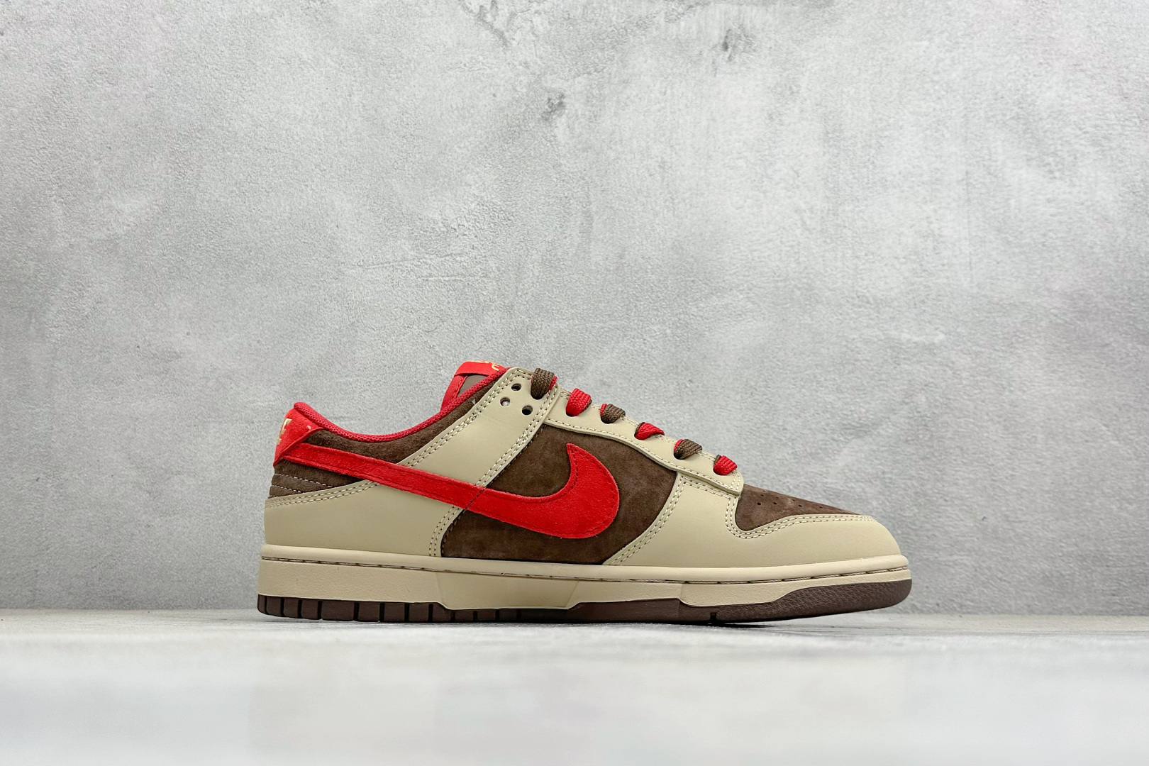 Nike SB Dunk Low 马年限定 棕红 周年高端定制 低帮休闲板鞋 YX5066-398 Nike SB Dunk Low 马年限定 棕红 周年高端定制 低帮休闲板鞋 YX5066-398