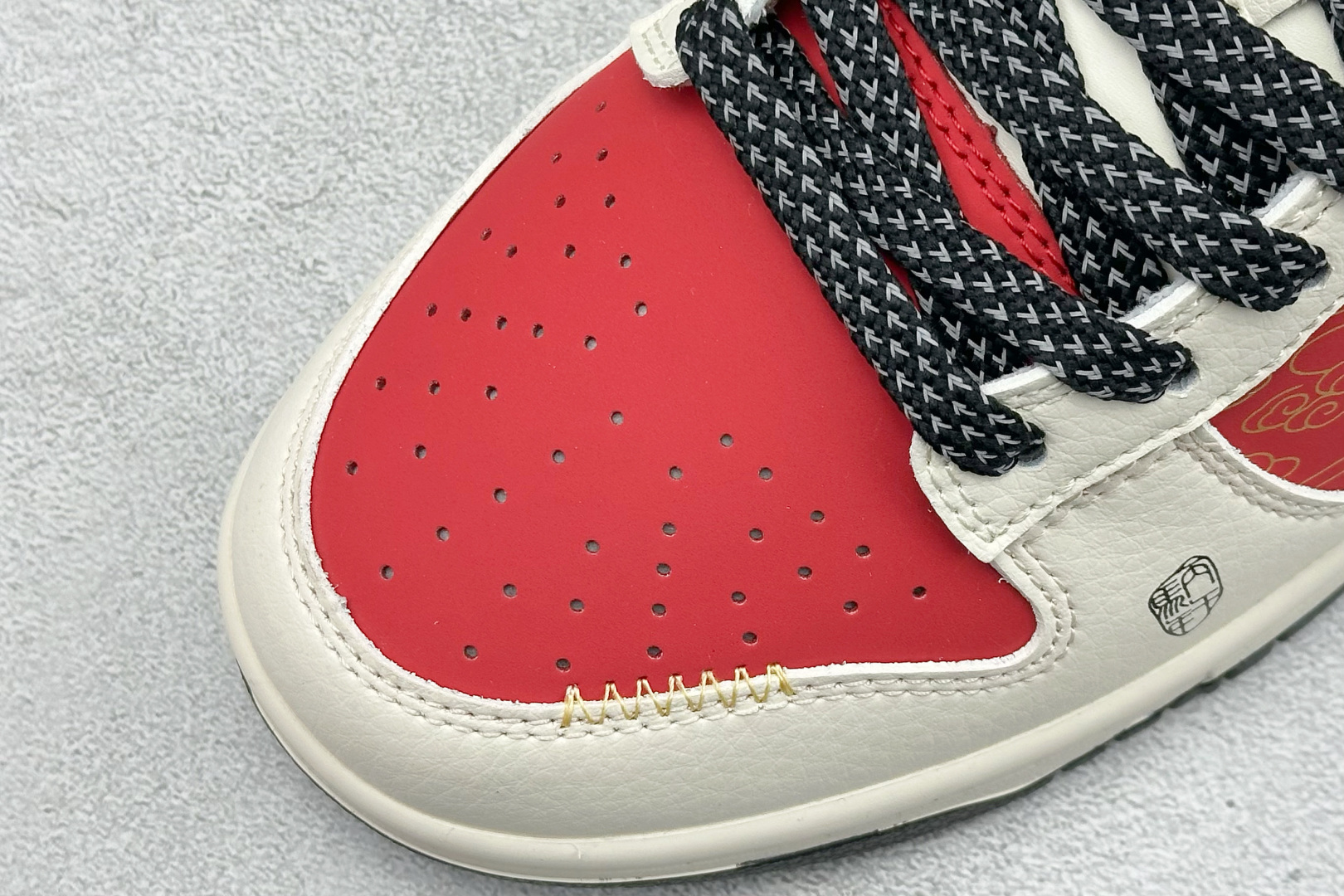 2026马年限定!Nike Dunk Low 爆款高端定制 米白基底+中国红主色+黑金点缀 QW5288-115 2026马年限定!Nike Dunk Low 爆款高端定制 米白基底+中国红主色+黑金点缀 QW5288-115