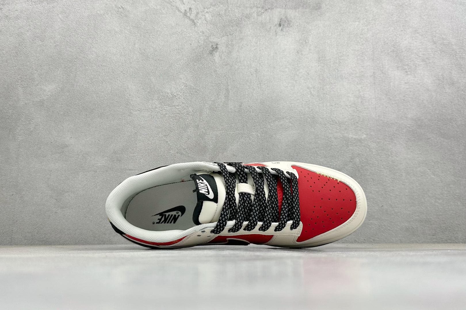 2026马年限定!Nike Dunk Low 爆款高端定制 米白基底+中国红主色+黑金点缀 QW5288-115 2026马年限定!Nike Dunk Low 爆款高端定制 米白基底+中国红主色+黑金点缀 QW5288-115