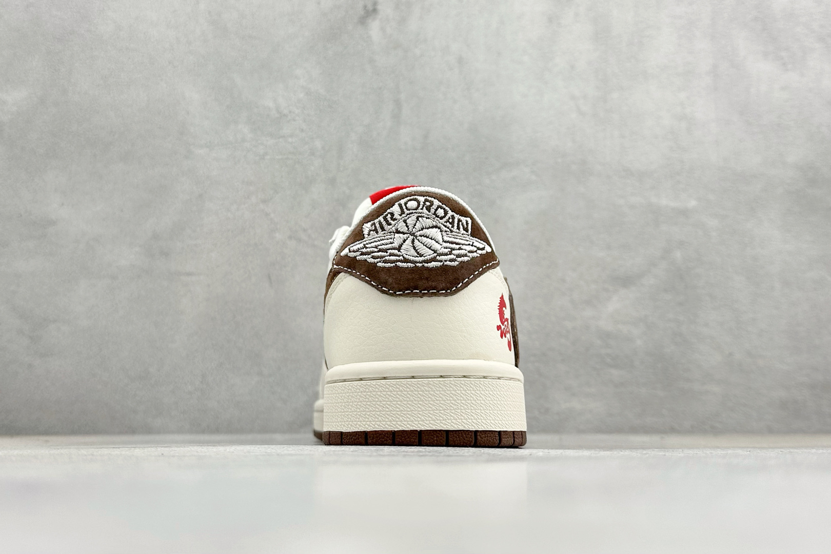 Air Jordan 1 Low AJ1 乔1 马年限定 高端定制 倒钩低帮复古篮球鞋 JY6988-141 Air Jordan 1 Low AJ1 乔1 马年限定 高端定制 倒钩低帮复古篮球鞋 JY6988-141