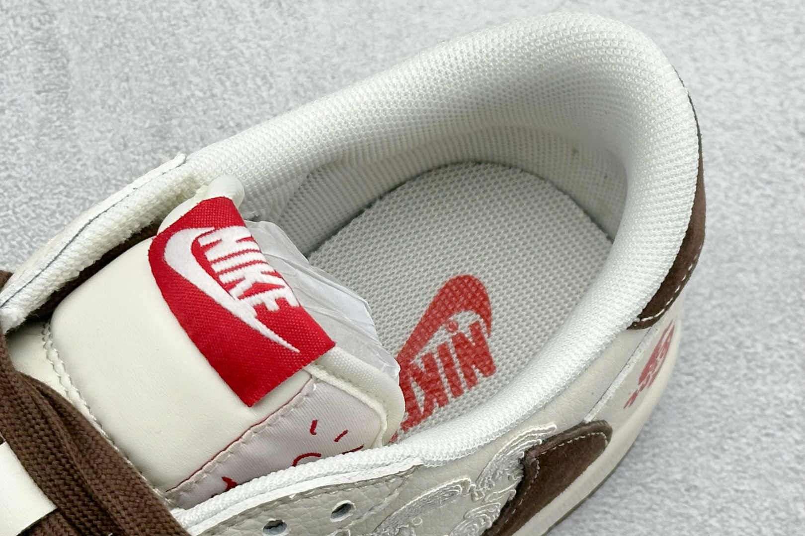 Air Jordan 1 Low AJ1 乔1 马年限定 高端定制 倒钩低帮复古篮球鞋 JY6988-141 Air Jordan 1 Low AJ1 乔1 马年限定 高端定制 倒钩低帮复古篮球鞋 JY6988-141