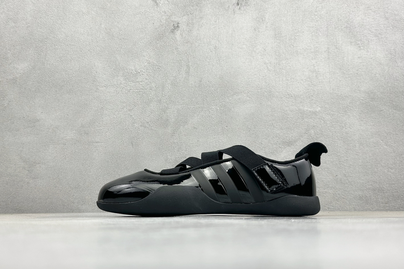 HZ版Adidas Originals Taekwondo BY CH X EDC 阿迪芭蕾舒适耐磨低帮训练鞋 KK1395 HZ版Adidas Originals Taekwondo BY CH X EDC 阿迪芭蕾舒适耐磨低帮训练鞋 KK1395